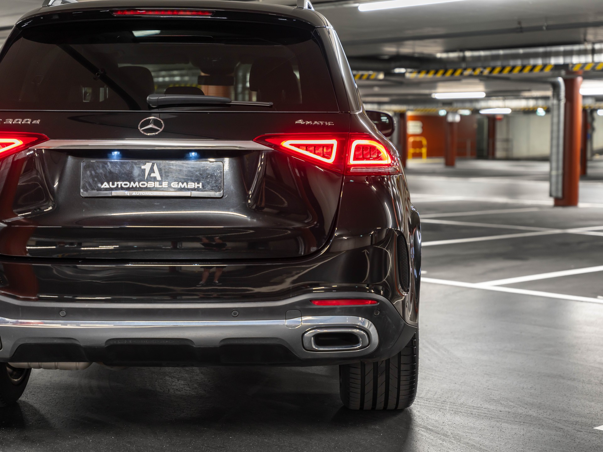 MERCEDES-BENZ GLE 300 d 4Matic AMG Line 9G-Tronic-image-9