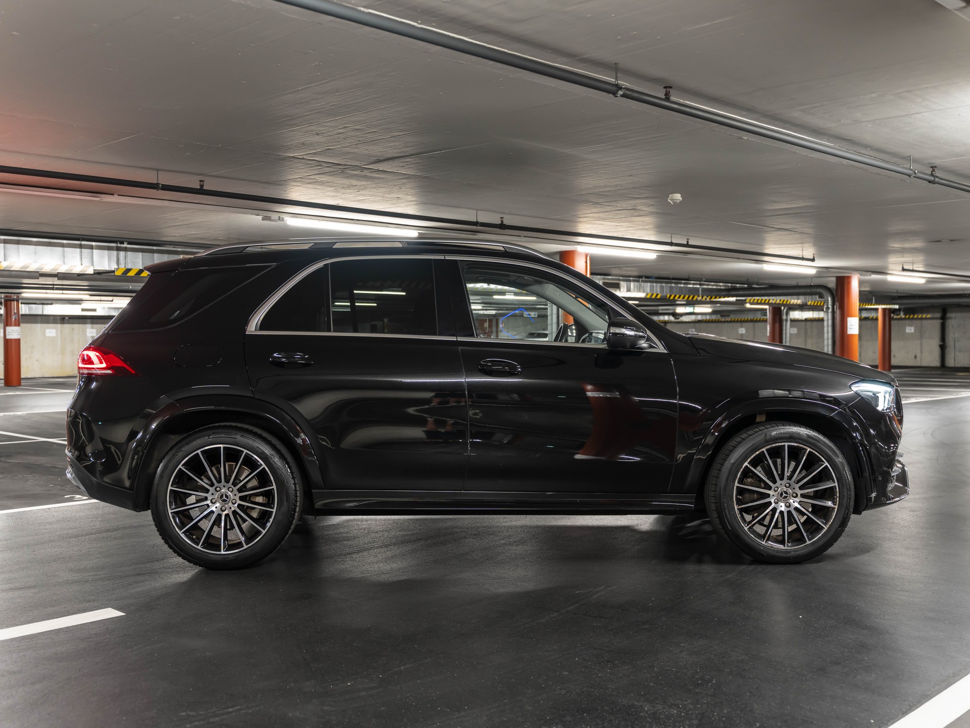 MERCEDES-BENZ GLE 300 d 4Matic AMG Line 9G-Tronic-image-12