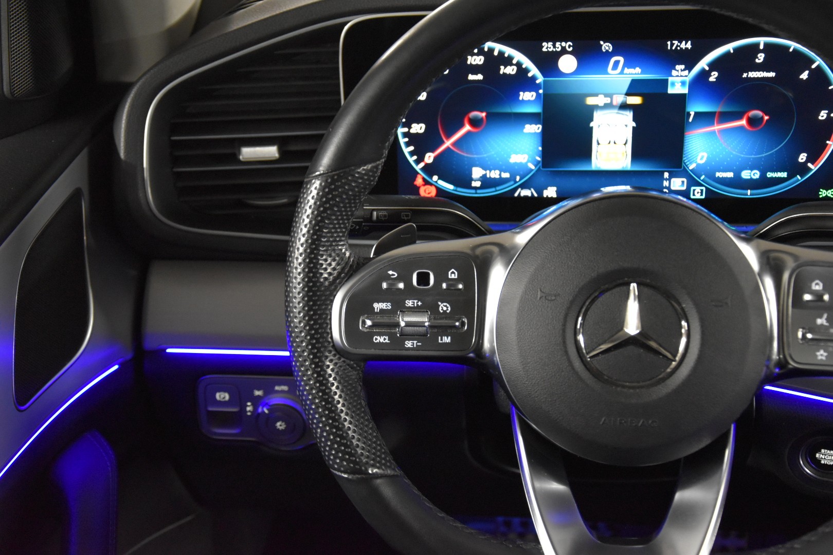 MERCEDES-BENZ GLE 300 d 4Matic AMG Line 9G-Tronic-image-13