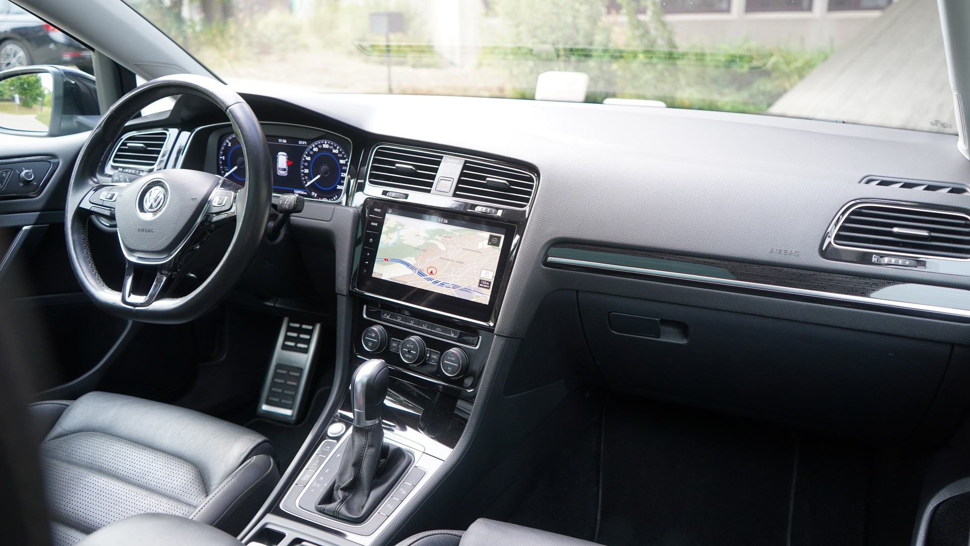VW Golf Variant 2.0 TDI Highline 4Motion DSG-image-7