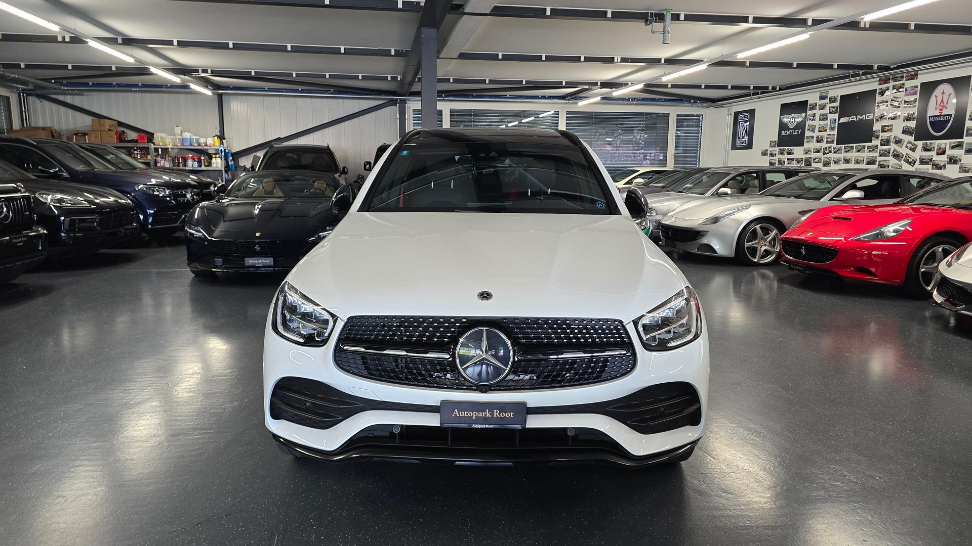 MERCEDES-BENZ GLC 220 d AMG Line Plus 4Matic 9G-Tronic-showroom-element-2