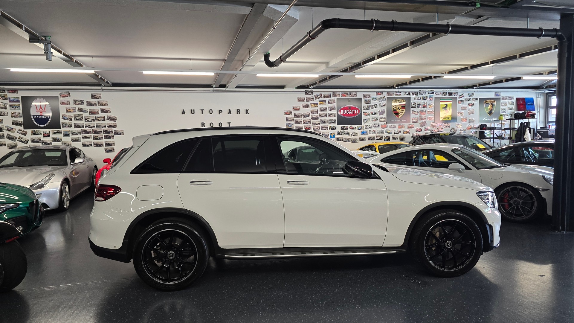 MERCEDES-BENZ GLC 220 d AMG Line Plus 4Matic 9G-Tronic-image-4