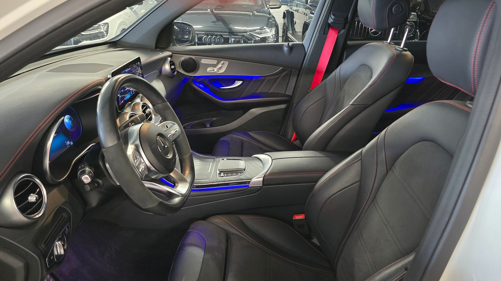 MERCEDES-BENZ GLC 220 d AMG Line Plus 4Matic 9G-Tronic-image-15