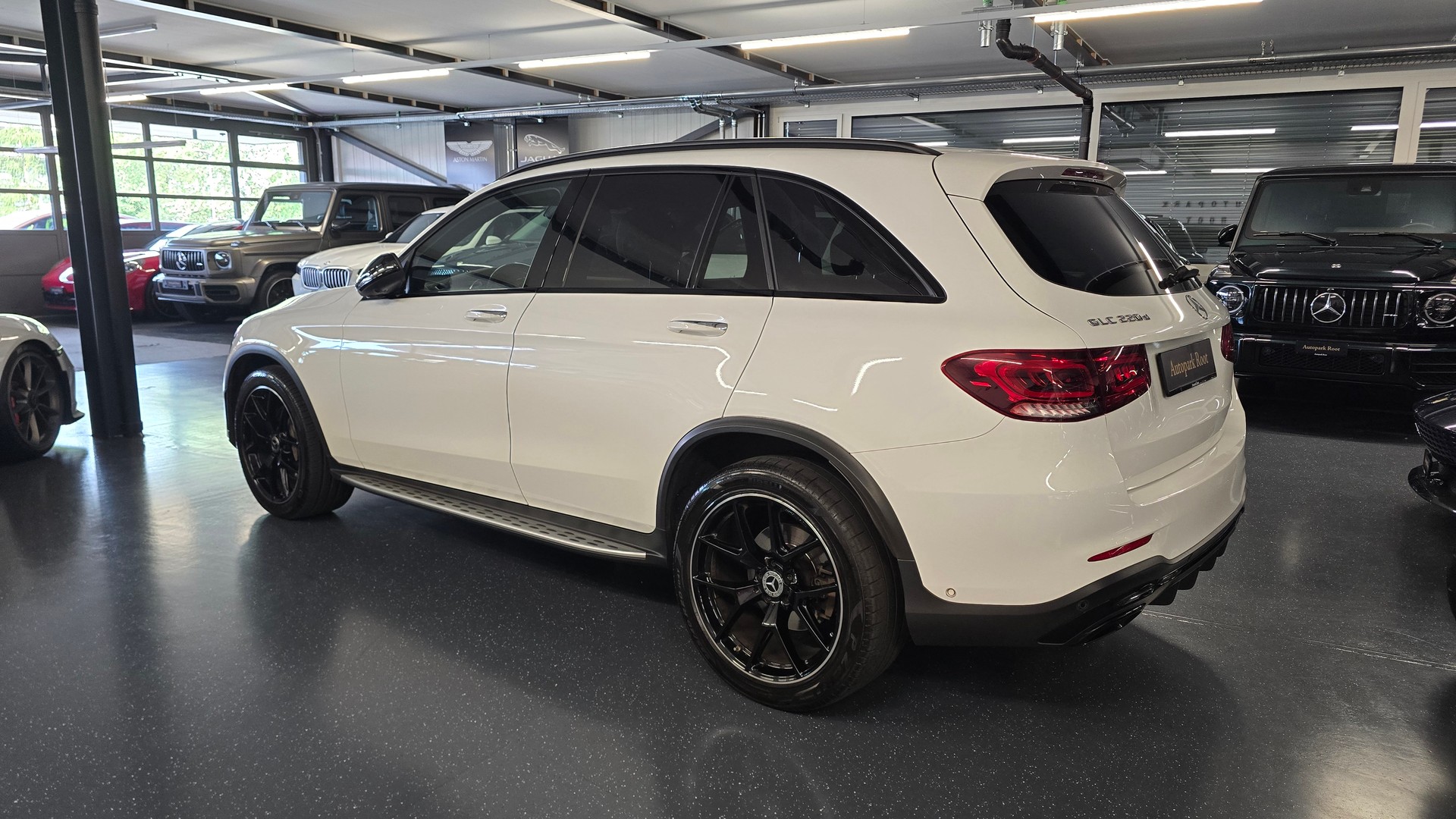 MERCEDES-BENZ GLC 220 d AMG Line Plus 4Matic 9G-Tronic-image-7