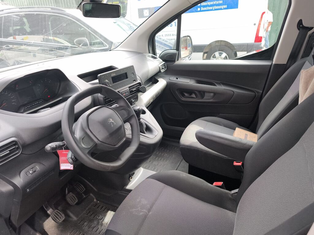 PEUGEOT Partner 1.2 Pure Tech s/s Pro 650kg-image-1