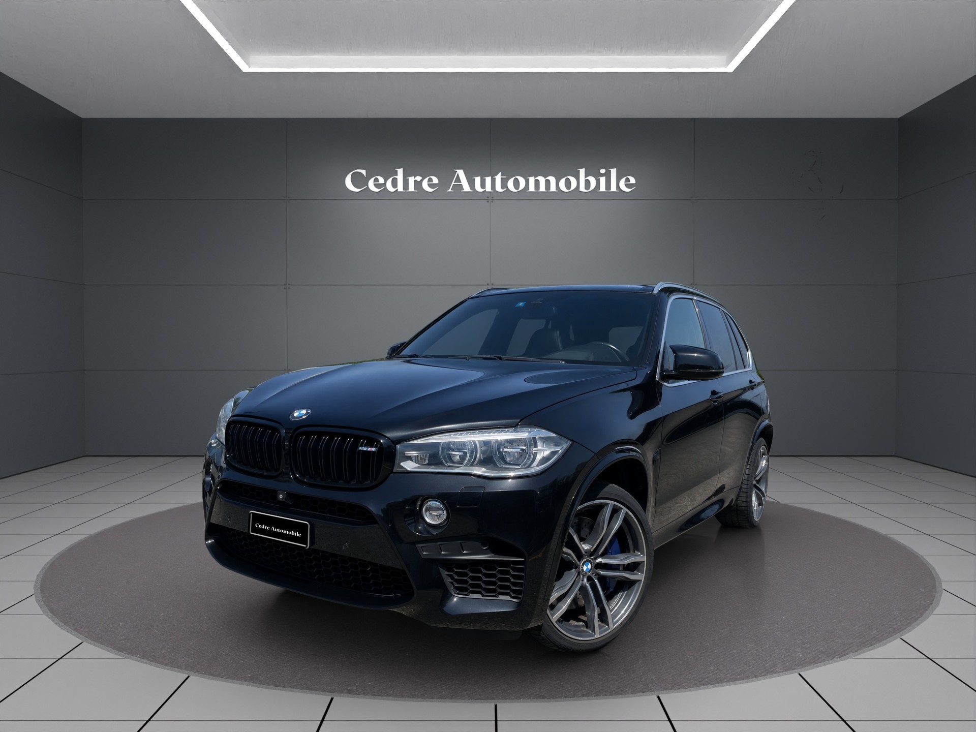 BMW X5M Steptronic-showroom-element-1