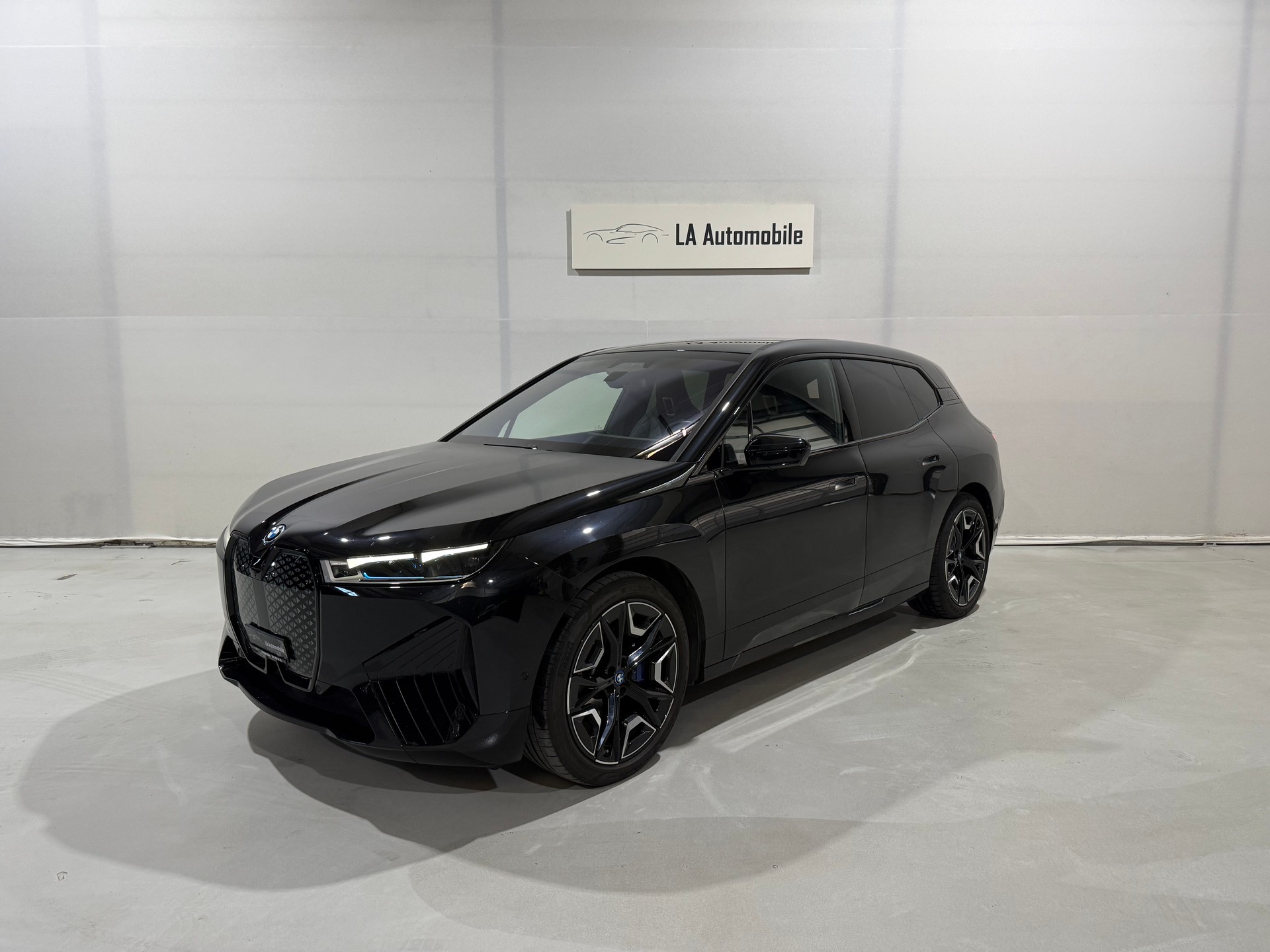 BMW iX xDrive40 Launch Edition