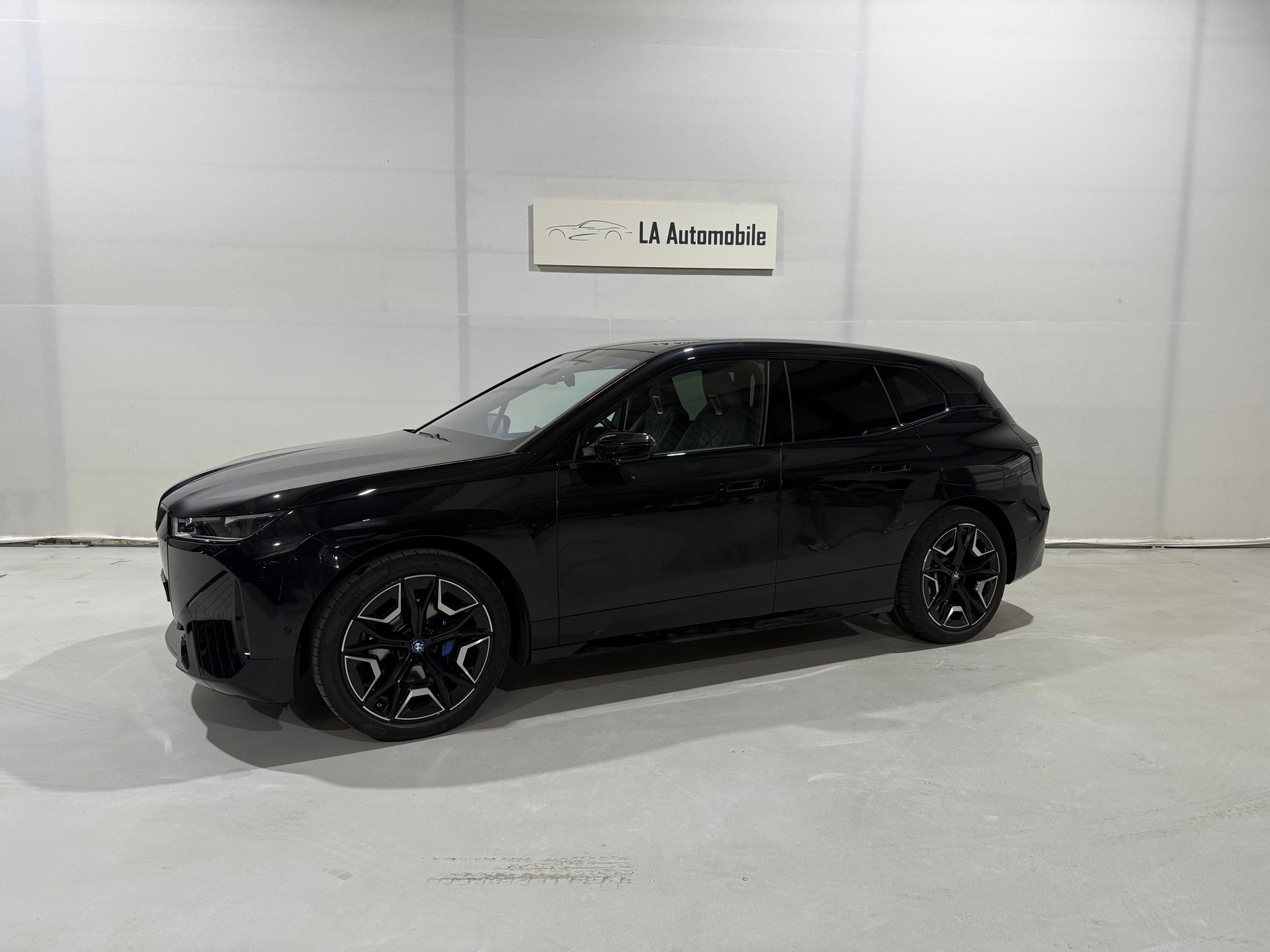 BMW iX xDrive40 Launch Edition-image-1
