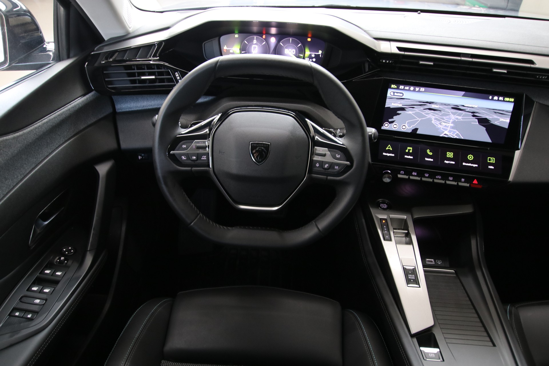 PEUGEOT 308 SW 1.2 Pure Tech Allure EAT8-image-10