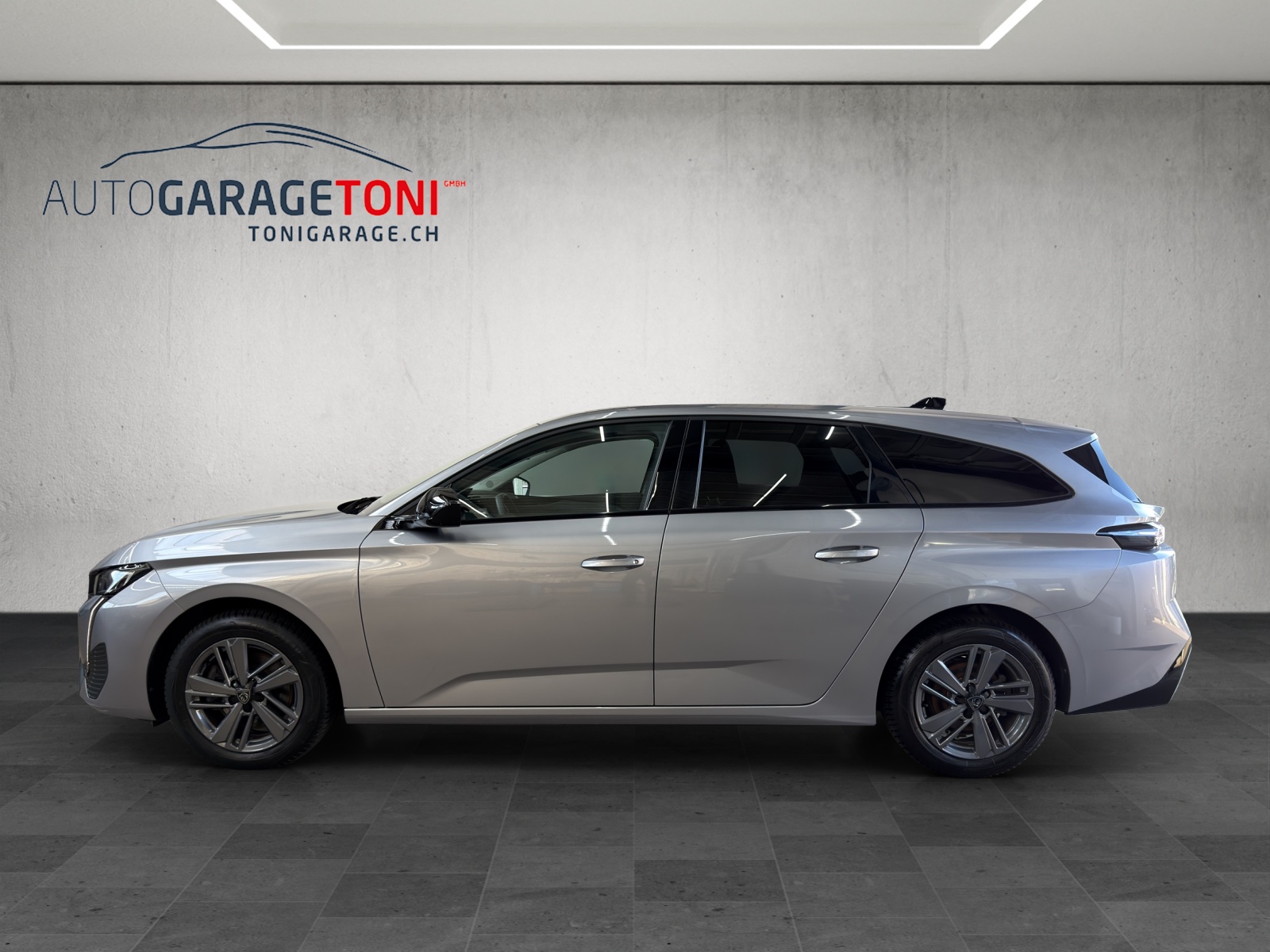 PEUGEOT 308 SW 1.2 Pure Tech Allure EAT8-showroom-element-3