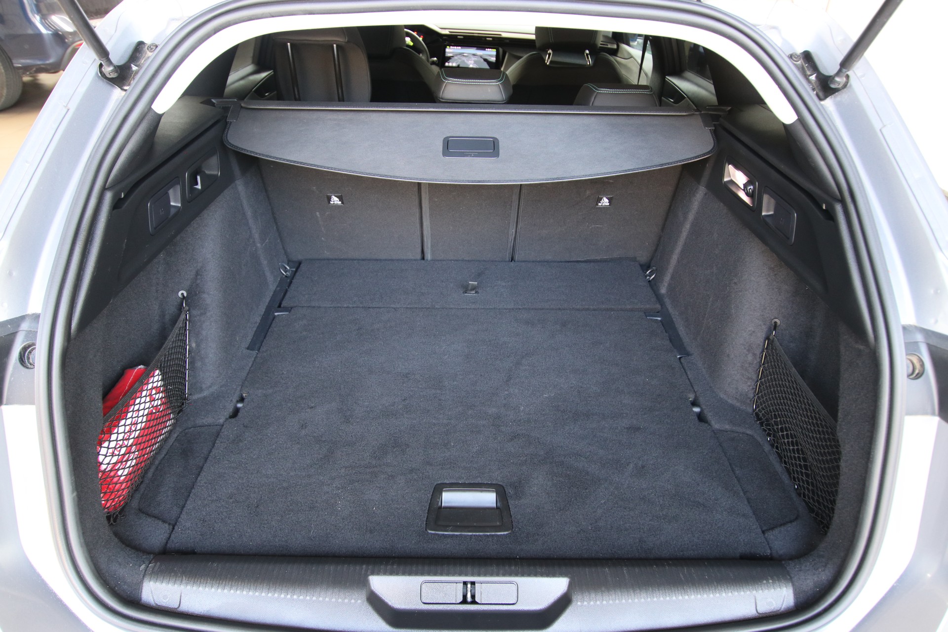 PEUGEOT 308 SW 1.2 Pure Tech Allure EAT8-image-16