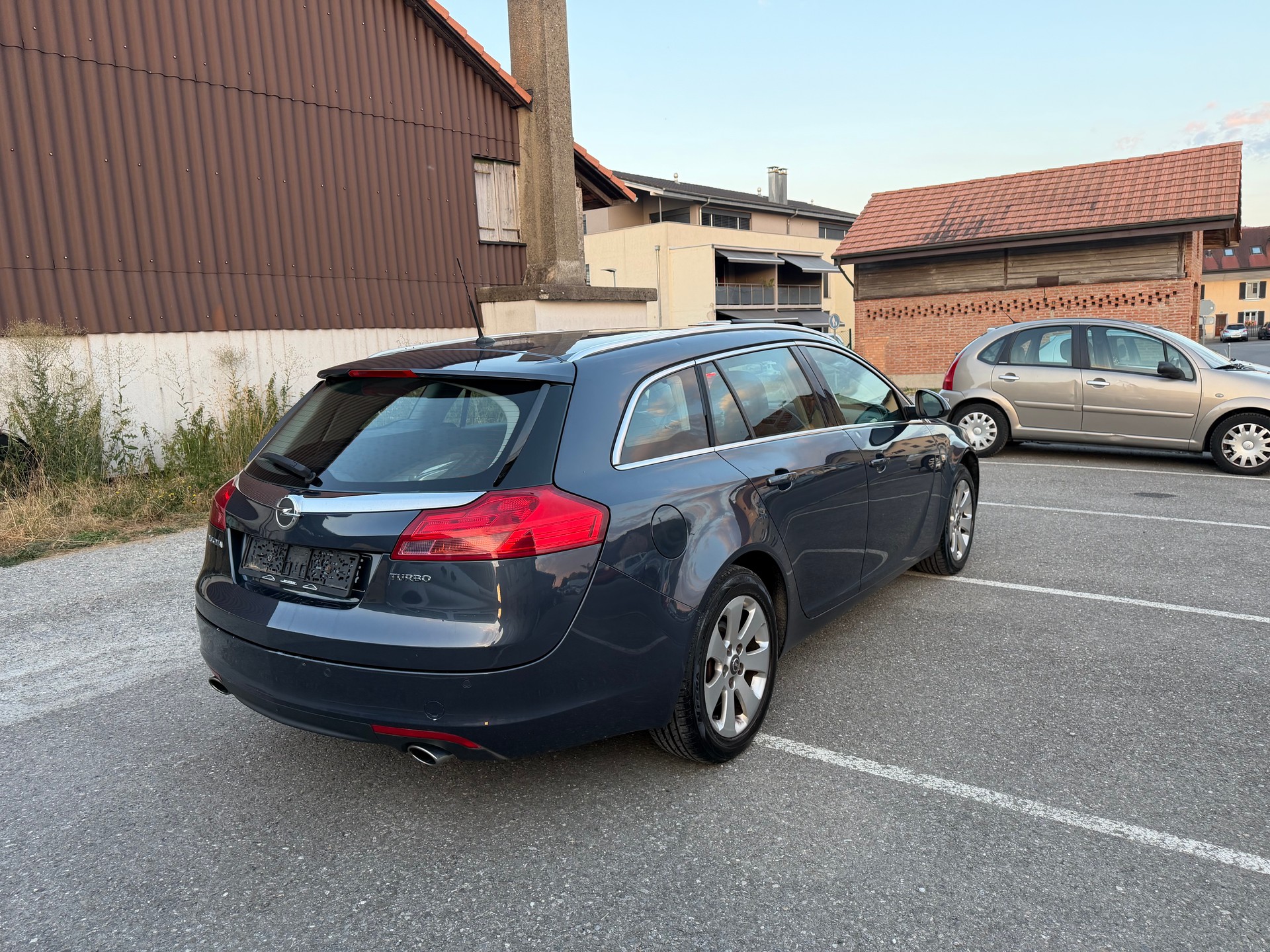 OPEL Insignia Sports Tourer 1.6 Turbo Cosmo-image-4