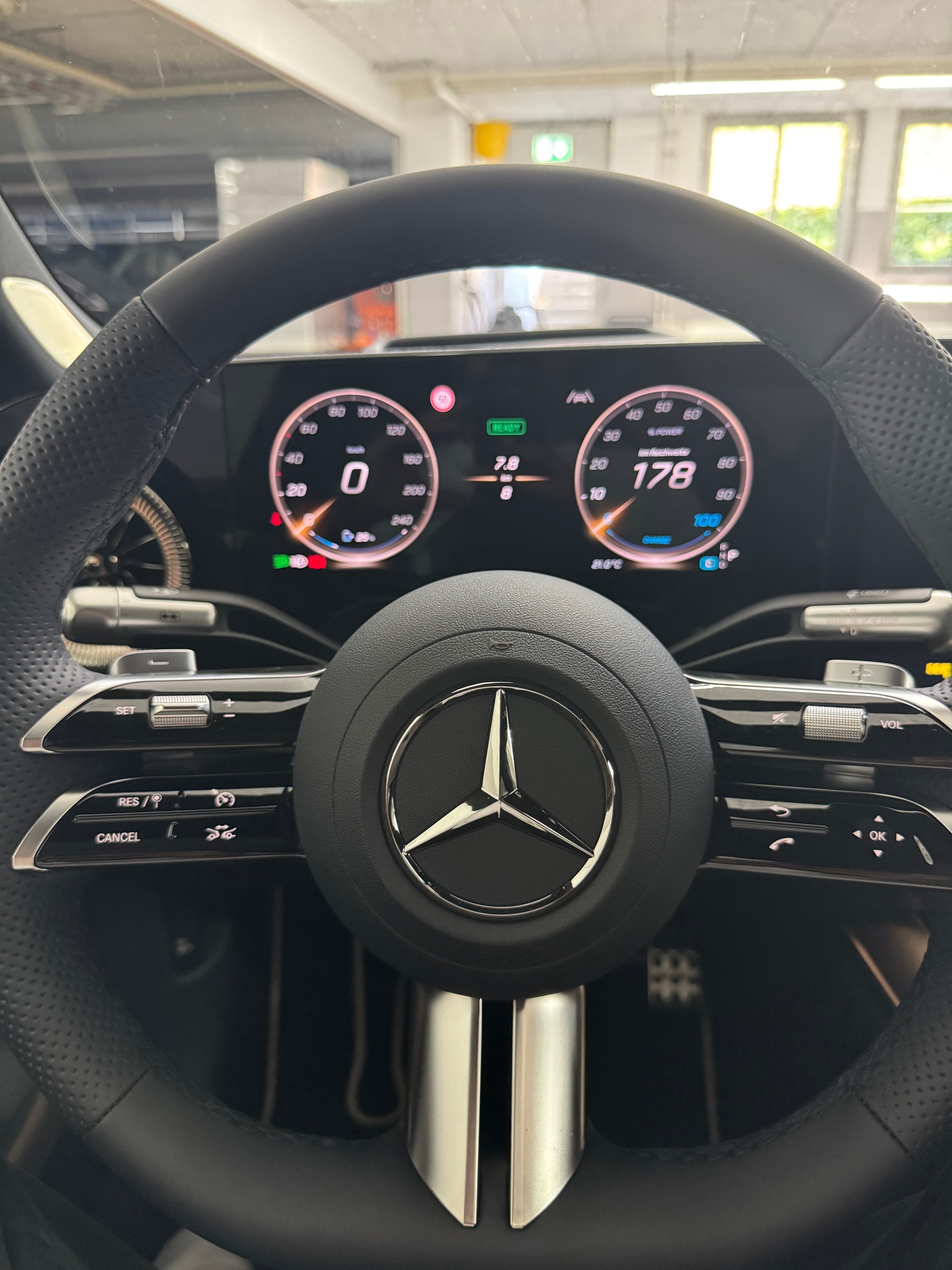 MERCEDES-BENZ CLA 350 4 Matic EQ-image-9