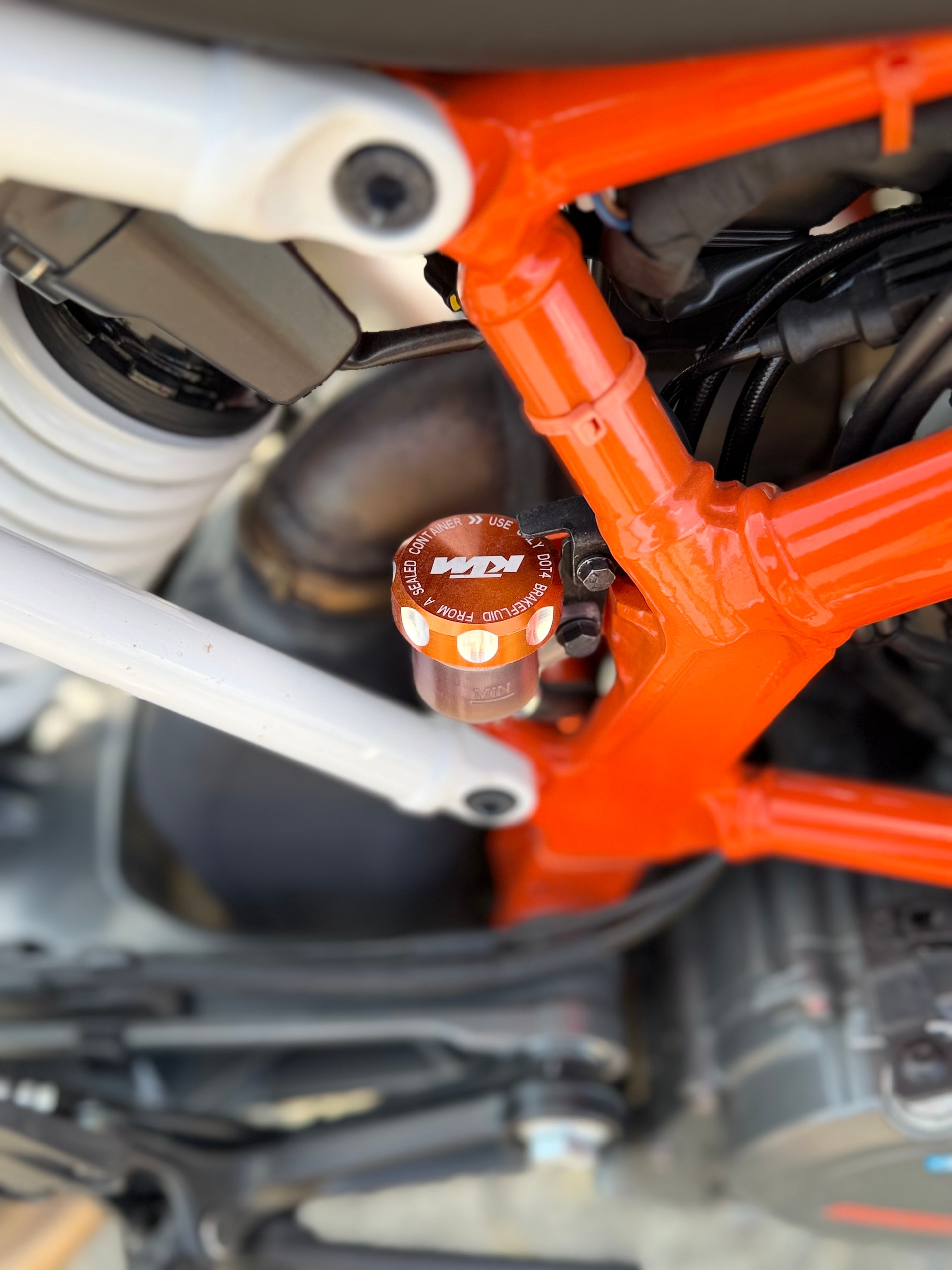KTM 390 Duke ABS-image-7