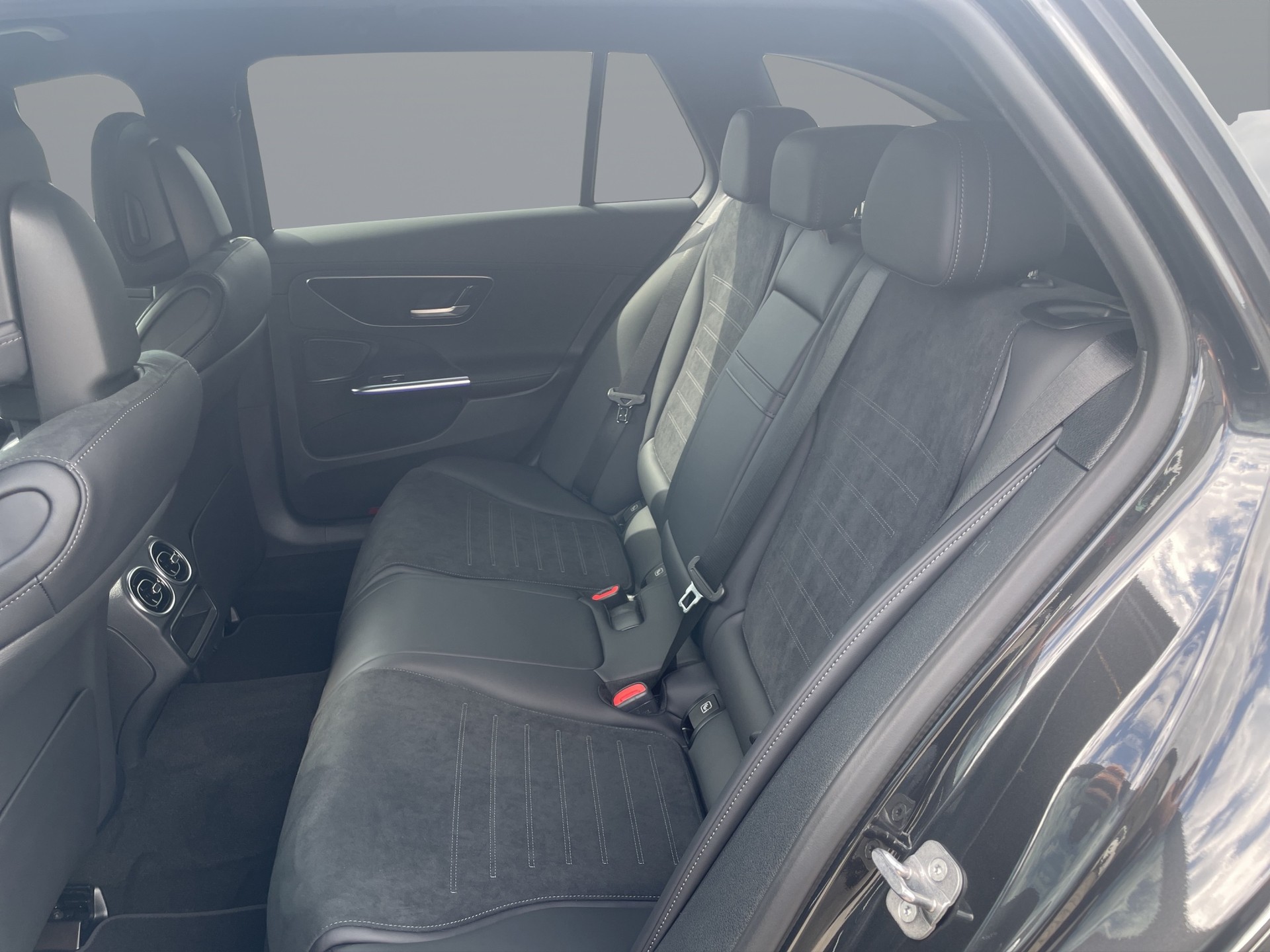 MERCEDES-BENZ C 200 T 4 Matic-image-11