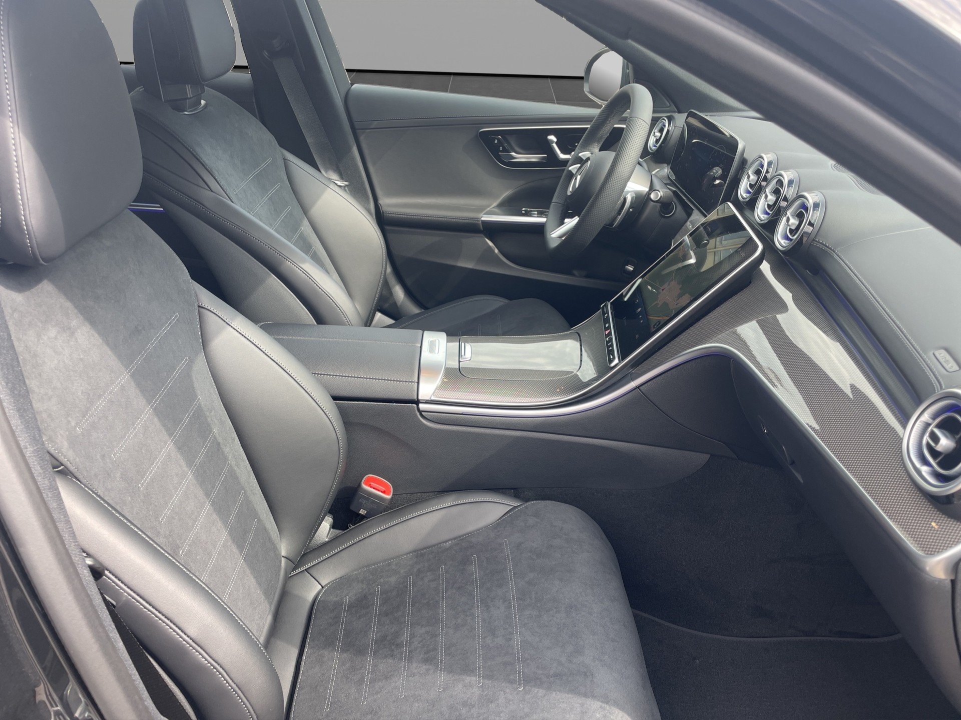 MERCEDES-BENZ C 200 T 4 Matic-image-10