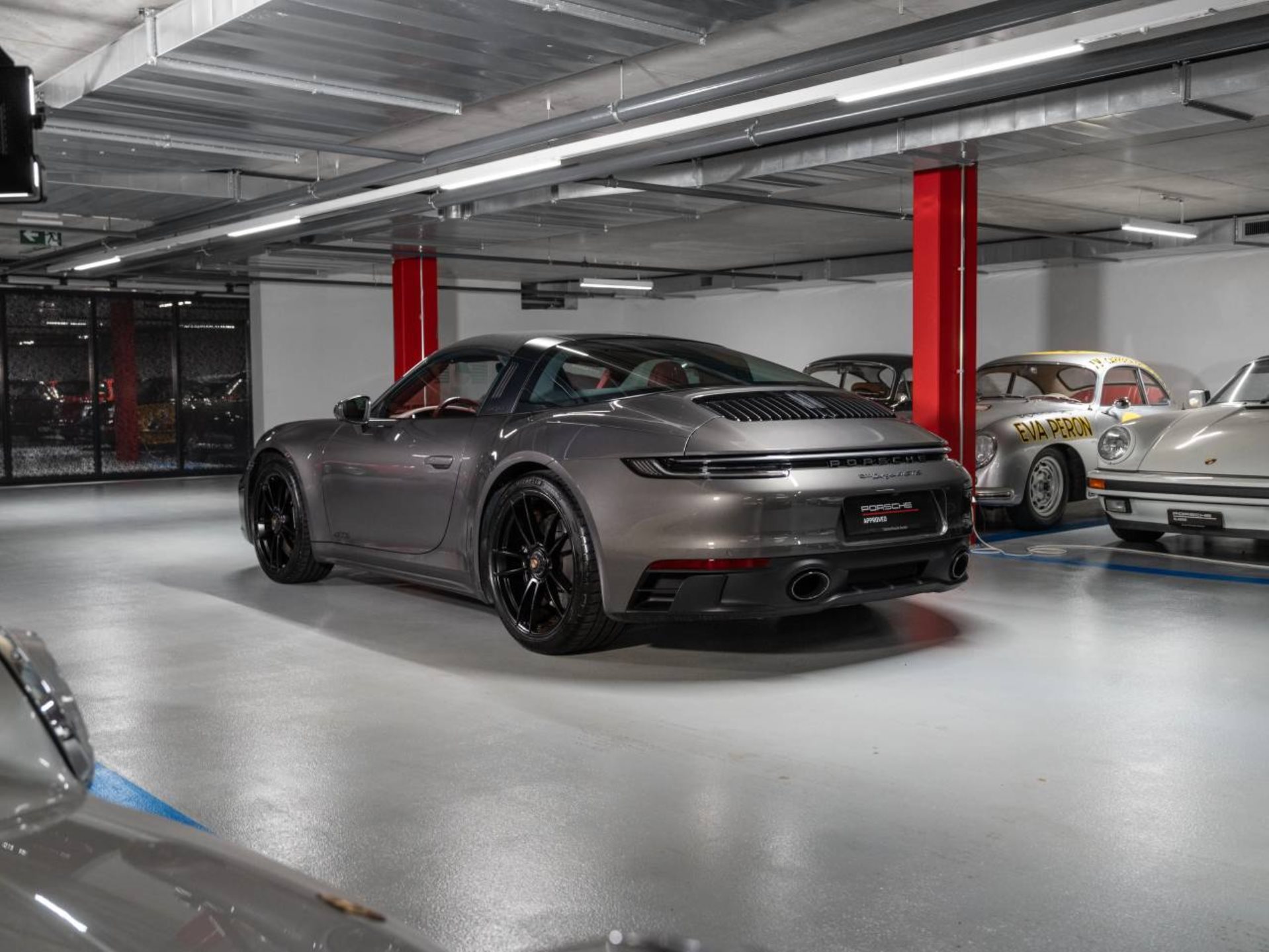 PORSCHE 911 Targa 4 GTS-image-7