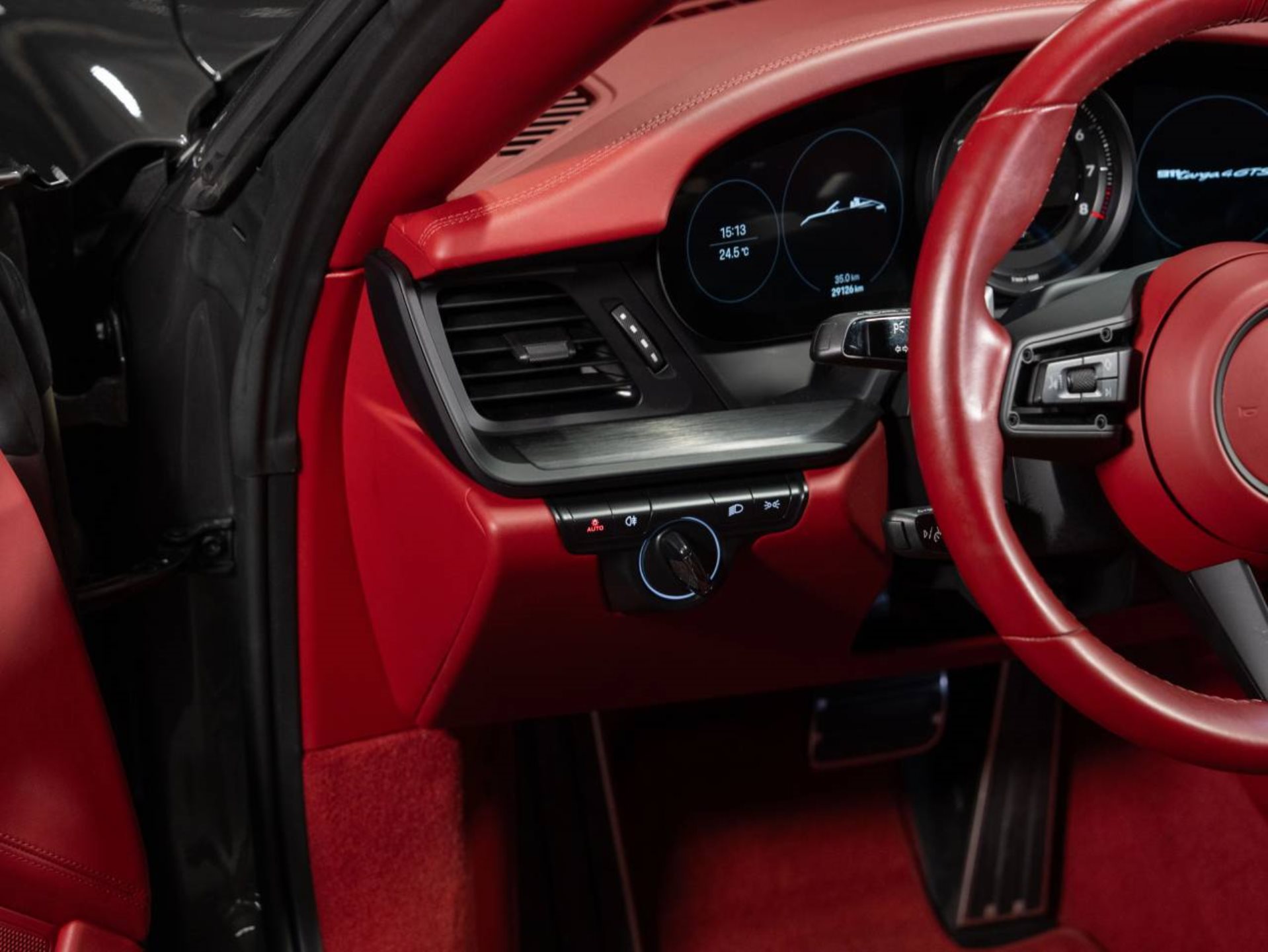 PORSCHE 911 Targa 4 GTS-image-15