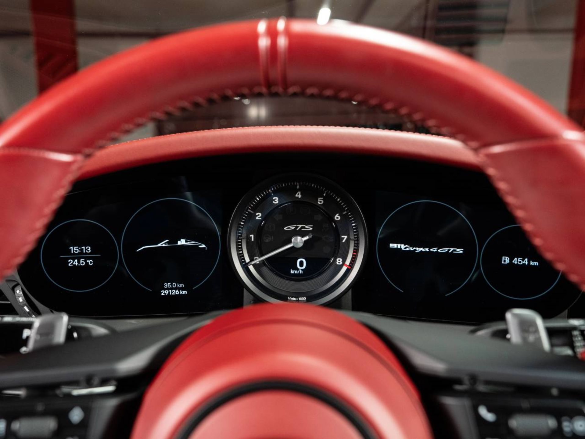 PORSCHE 911 Targa 4 GTS-image-12