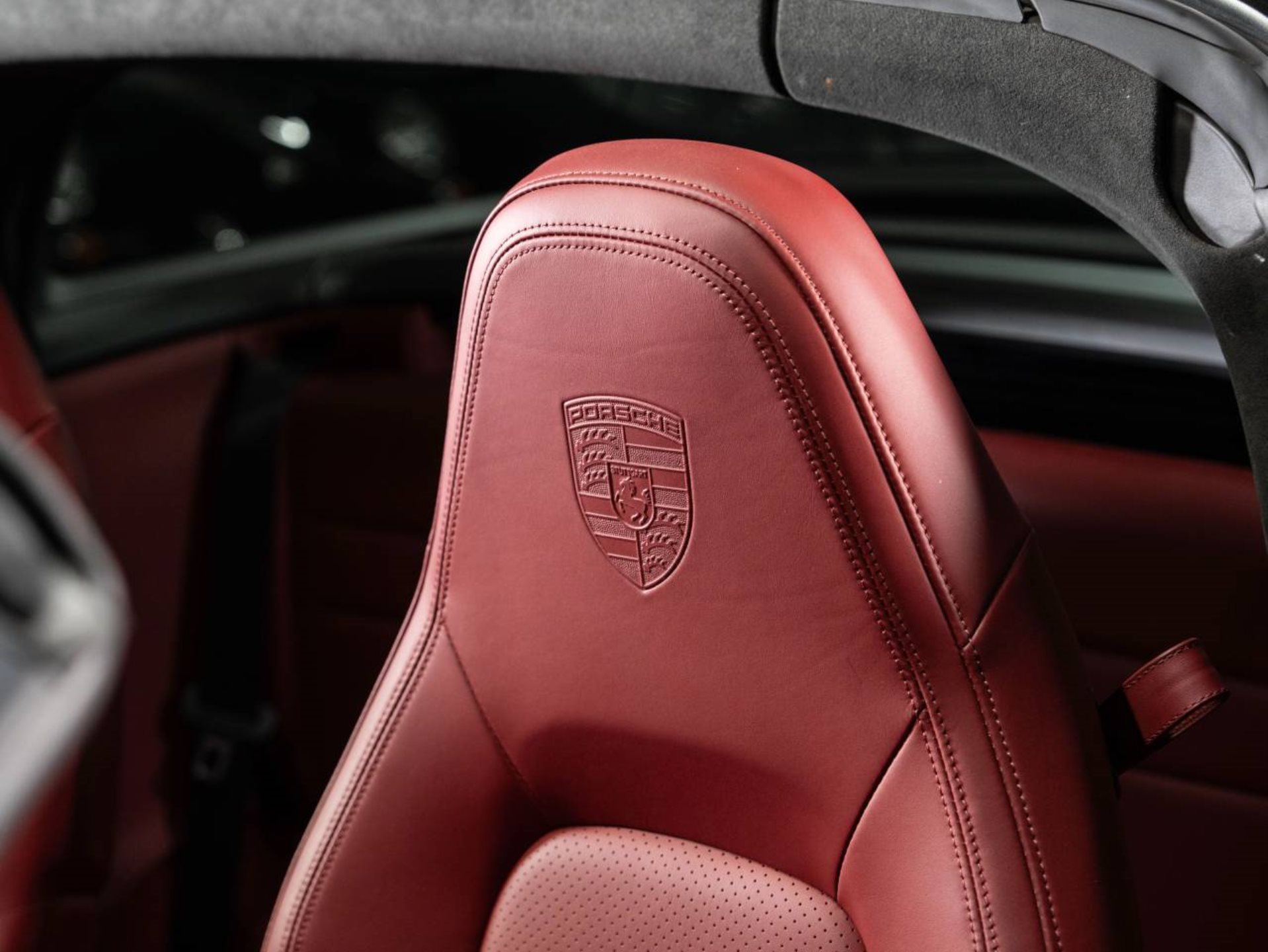 PORSCHE 911 Targa 4 GTS-image-18