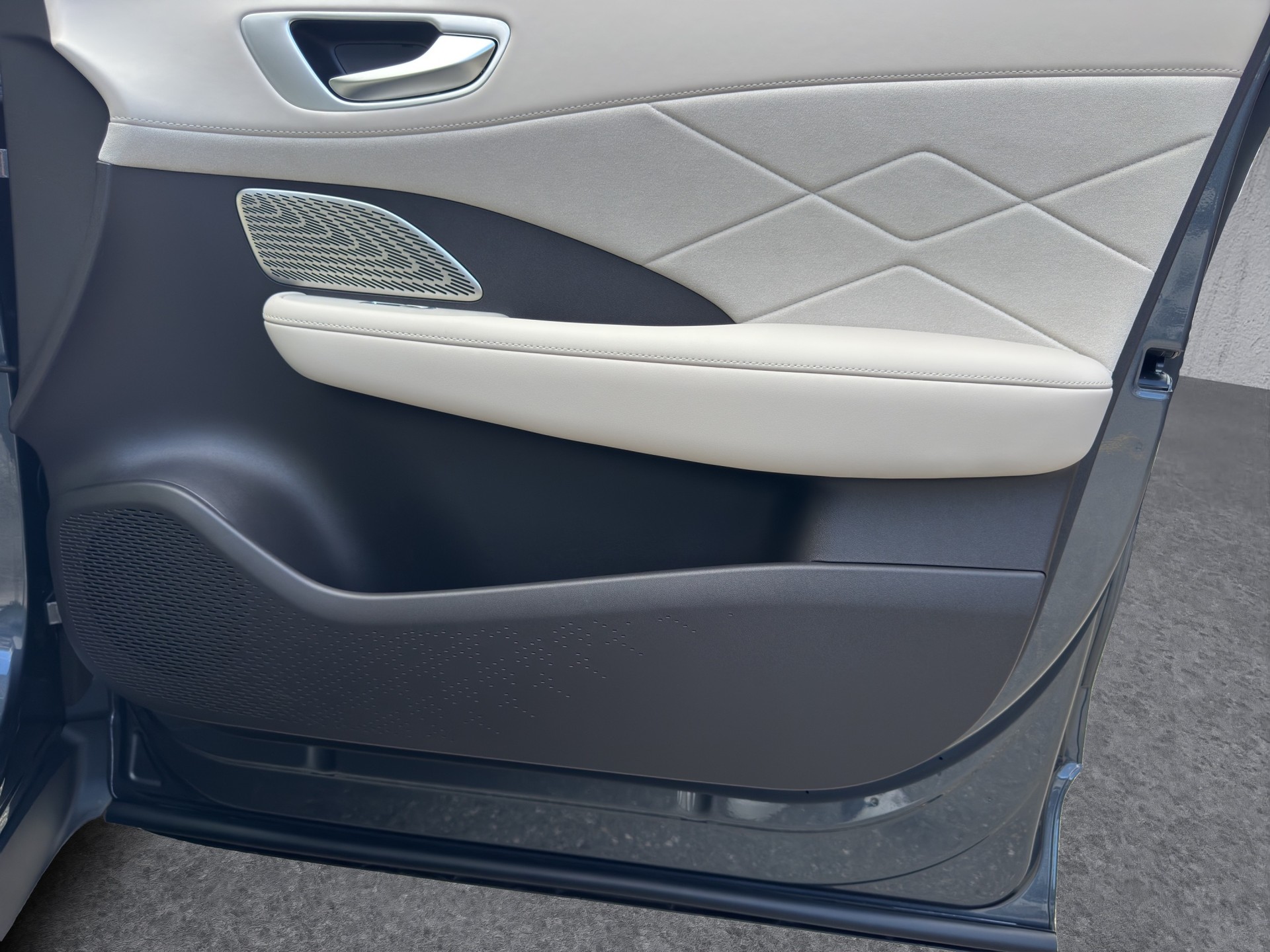 MG S6 EV 77kWh Luxury AWD-image-15