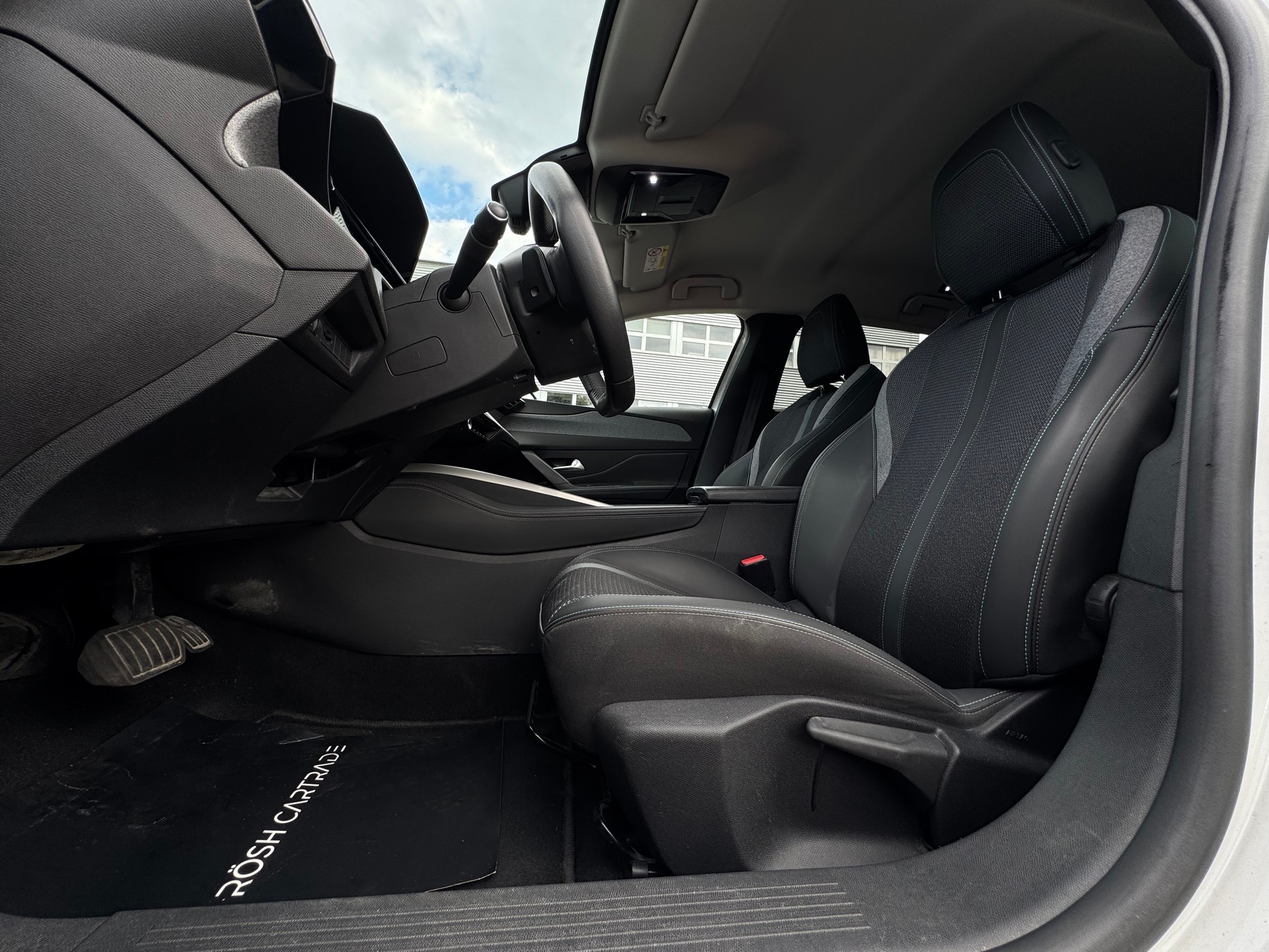 PEUGEOT 308 SW 1.5 BlueHDI Allure Pack EAT8-image-12