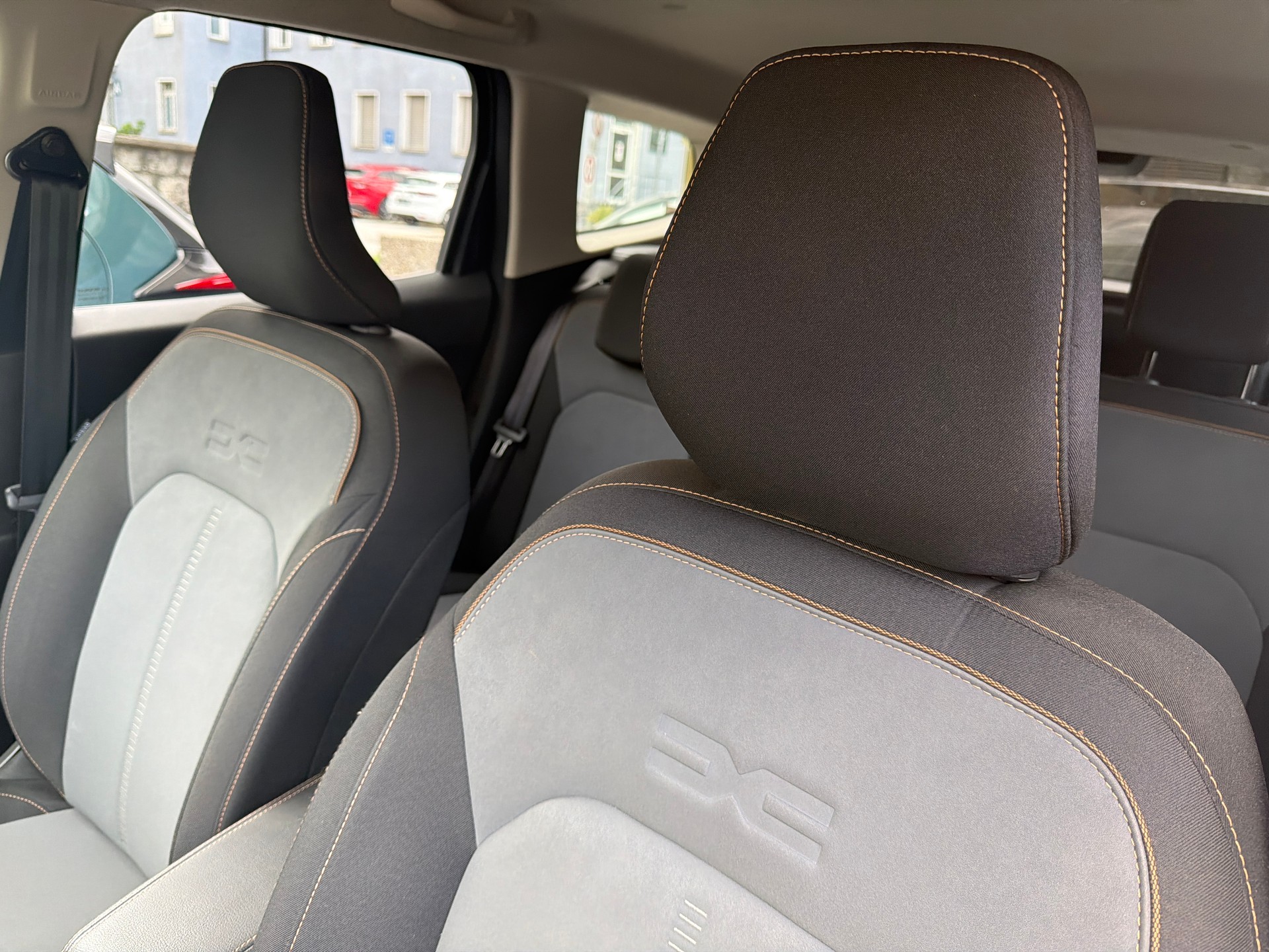 DACIA Duster TCe 150 Extreme EDC 4x2-showroom-element-3