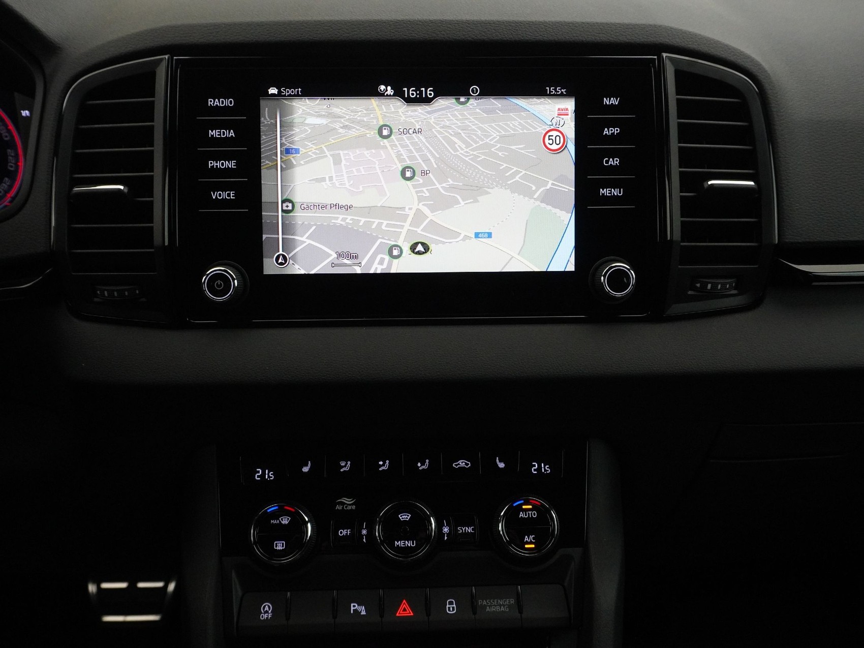 SKODA Karoq 2.0 TSI SportLine DSG 4x4-image-16