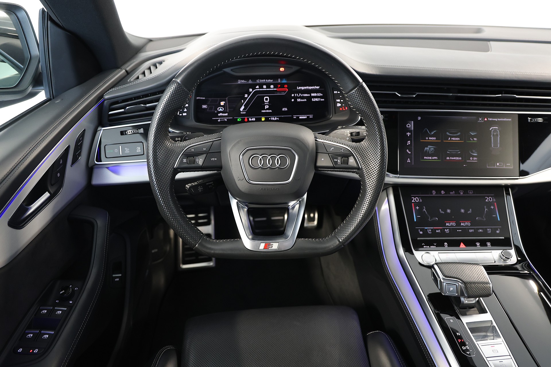 AUDI Q8 55 TFSI quattro tiptronic-image-9