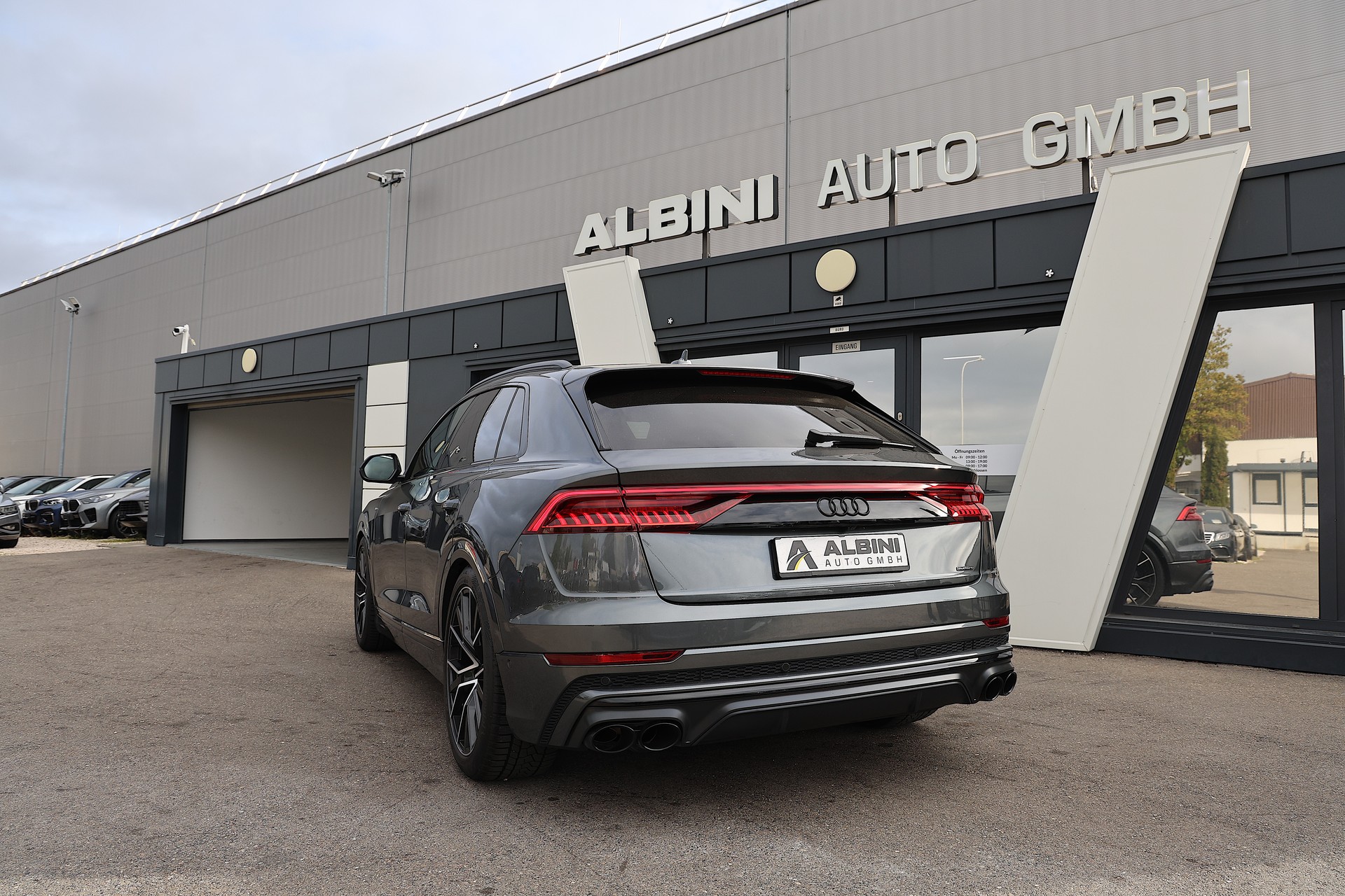 AUDI Q8 55 TFSI quattro tiptronic-image-4