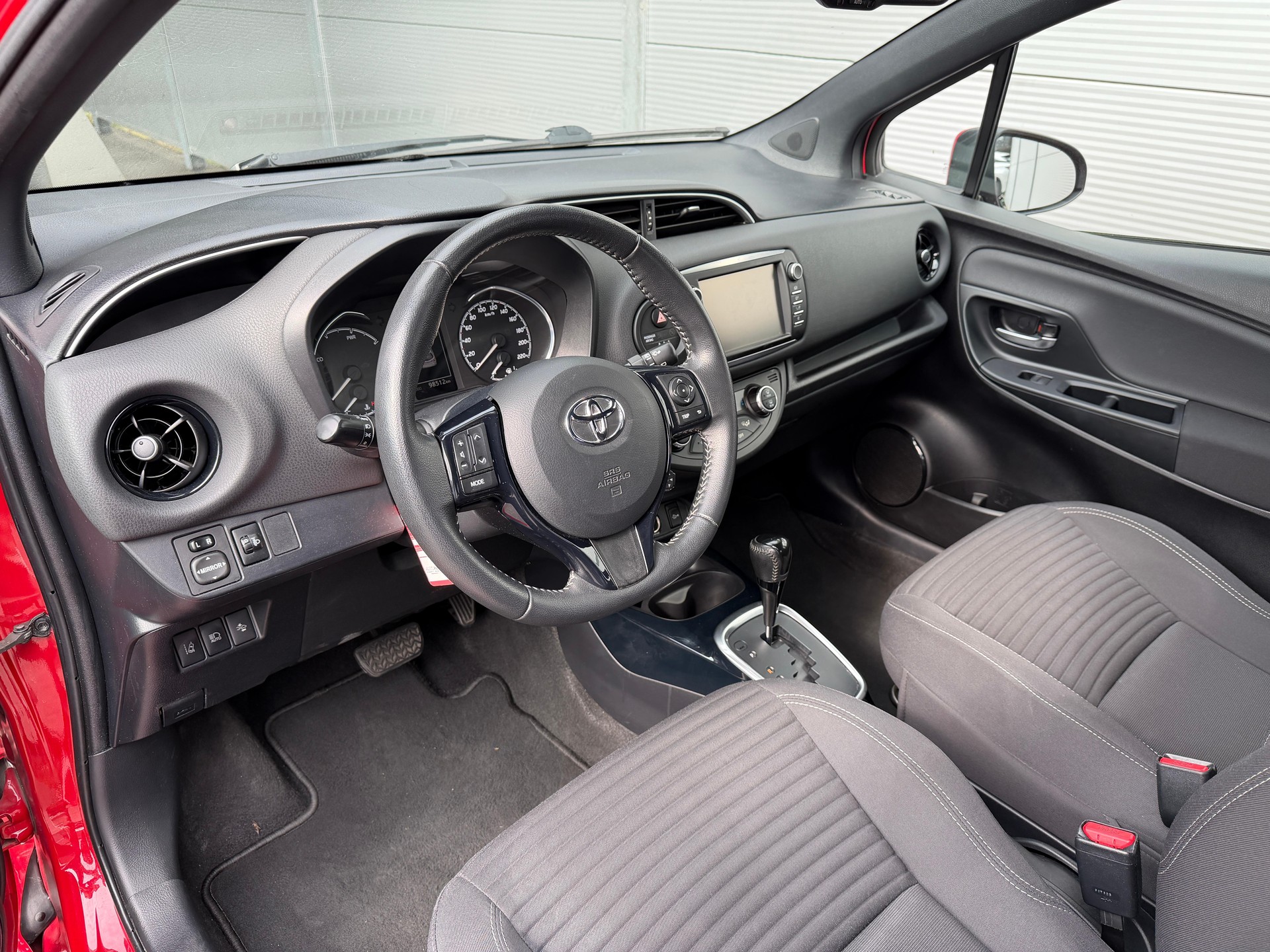TOYOTA Yaris 1.5 VVT-i HSD Comfort-image-7