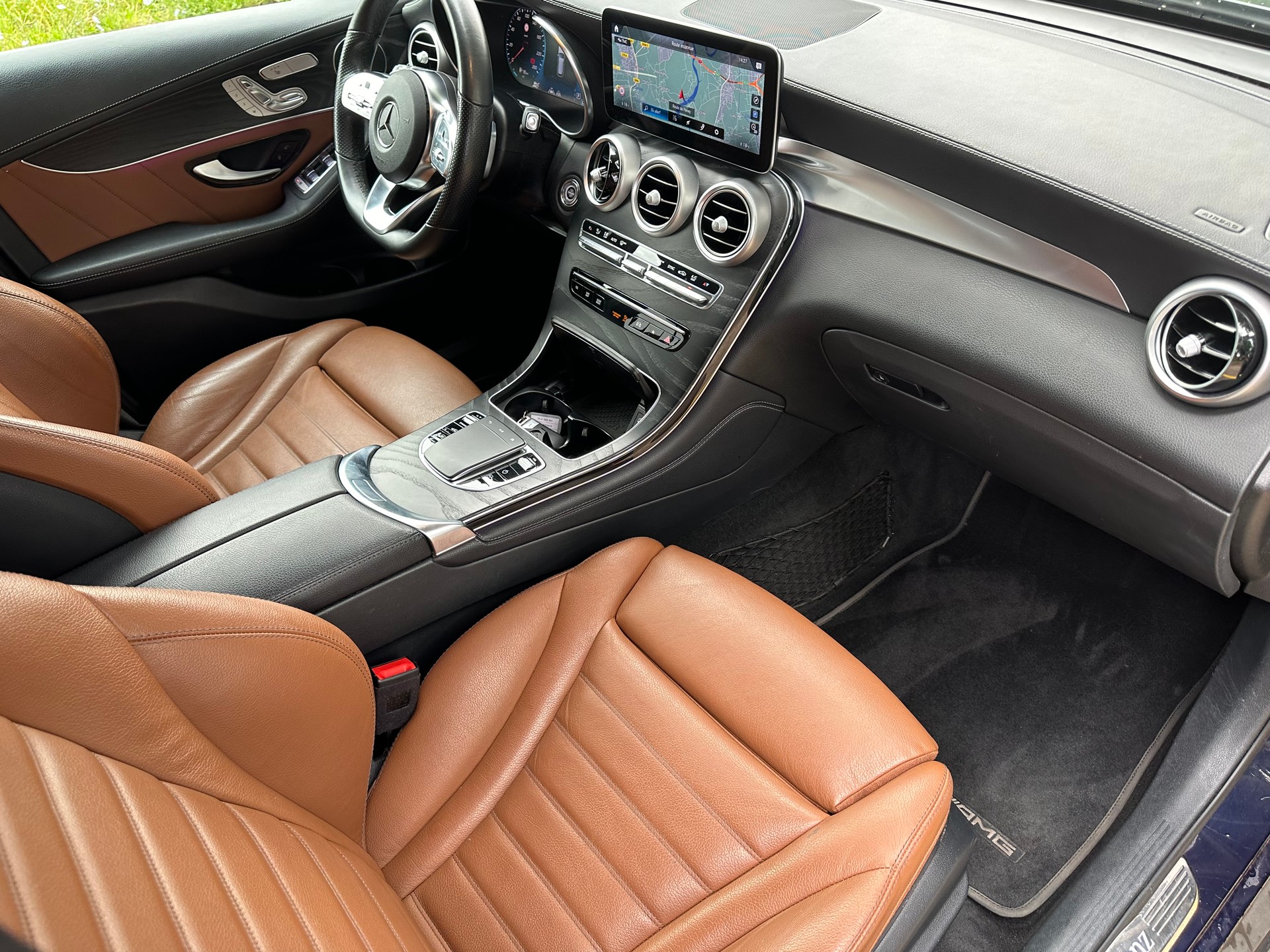 MERCEDES-BENZ GLC 200 AMG Line 4Matic 9G-Tronic-image-12