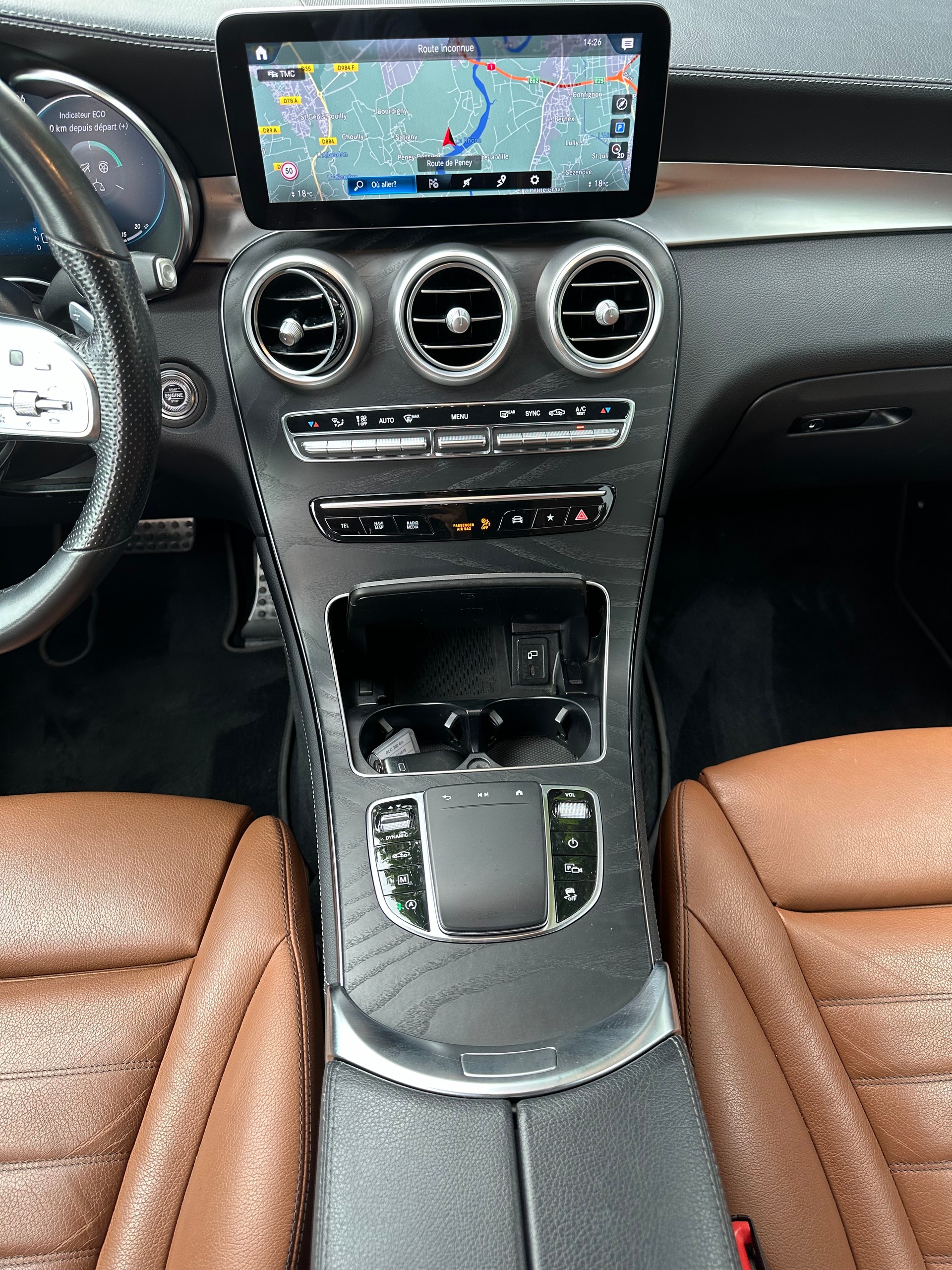 MERCEDES-BENZ GLC 200 AMG Line 4Matic 9G-Tronic-image-10