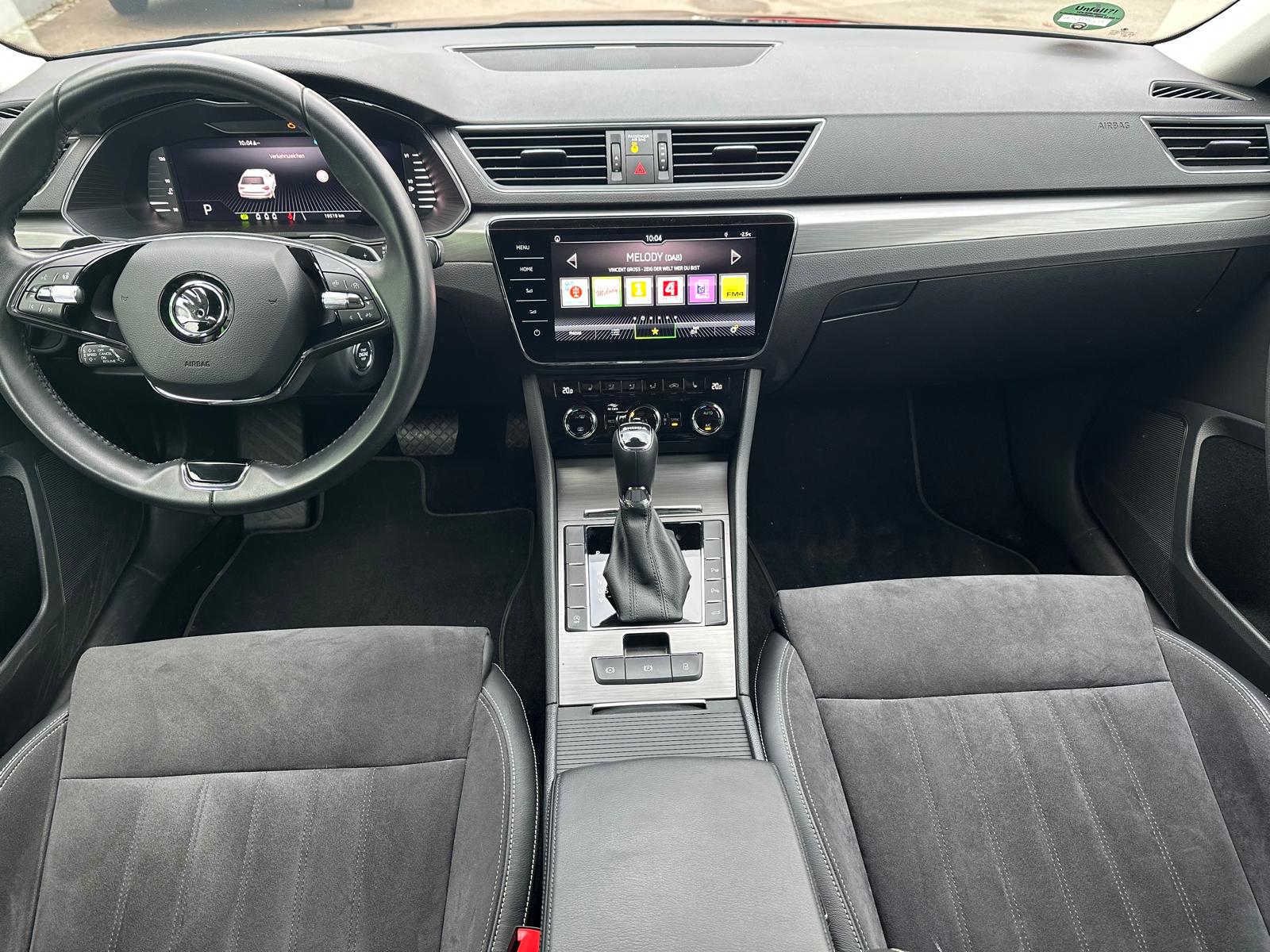 SKODA Superb Combi 2.0 TDi Style DSG-image-10