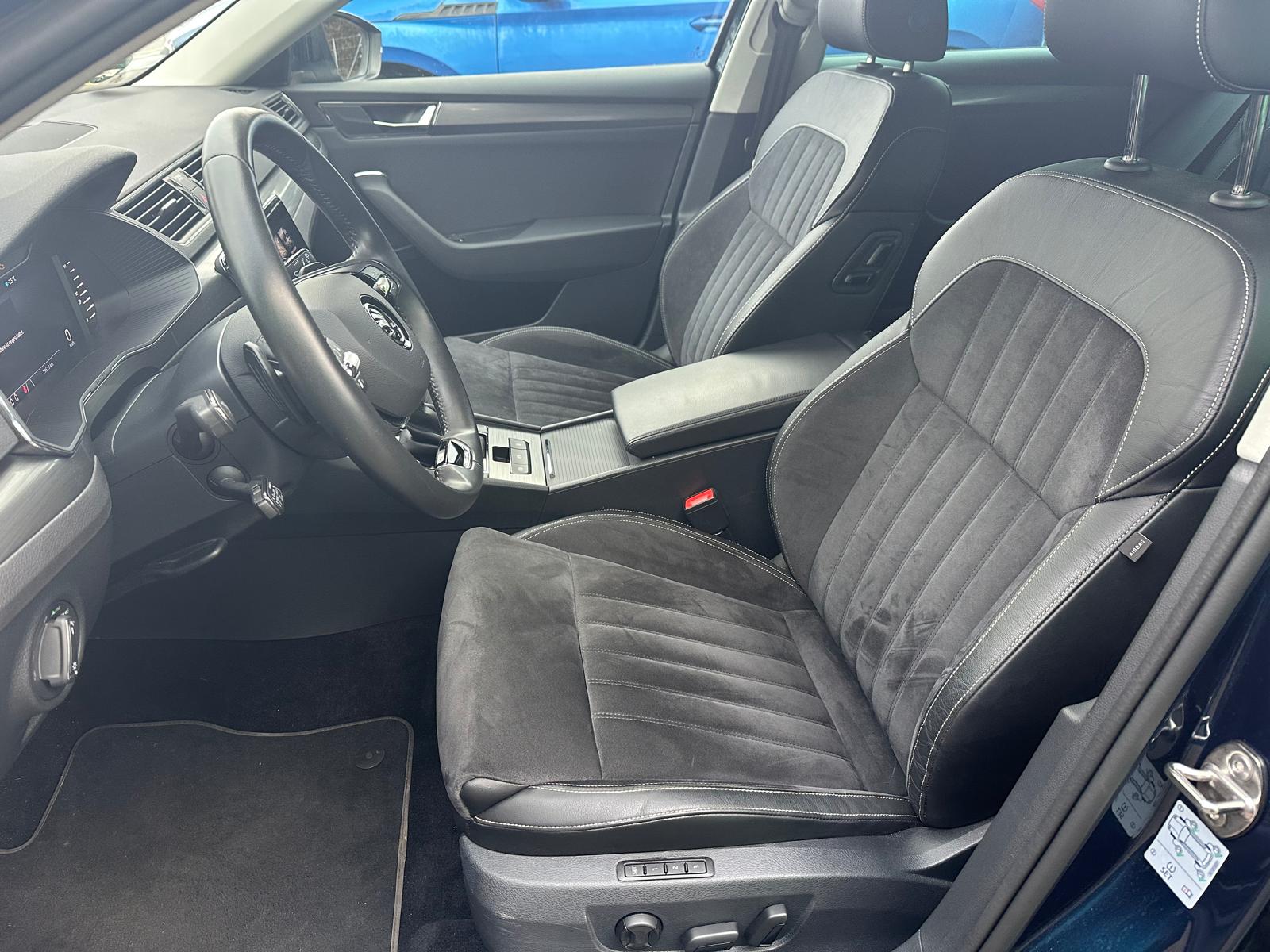 SKODA Superb Combi 2.0 TDi Style DSG-image-8
