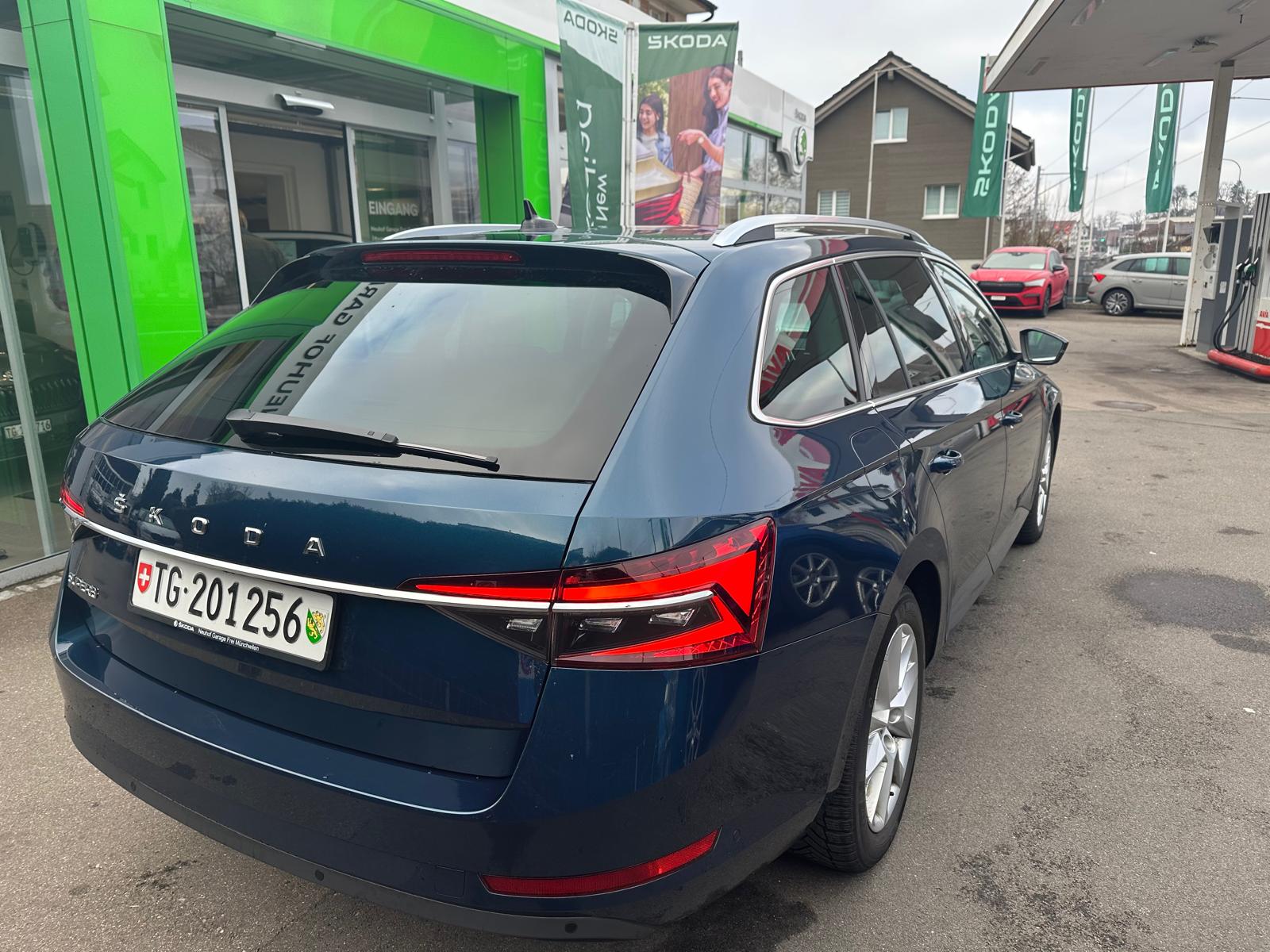 SKODA Superb Combi 2.0 TDi Style DSG-image-4