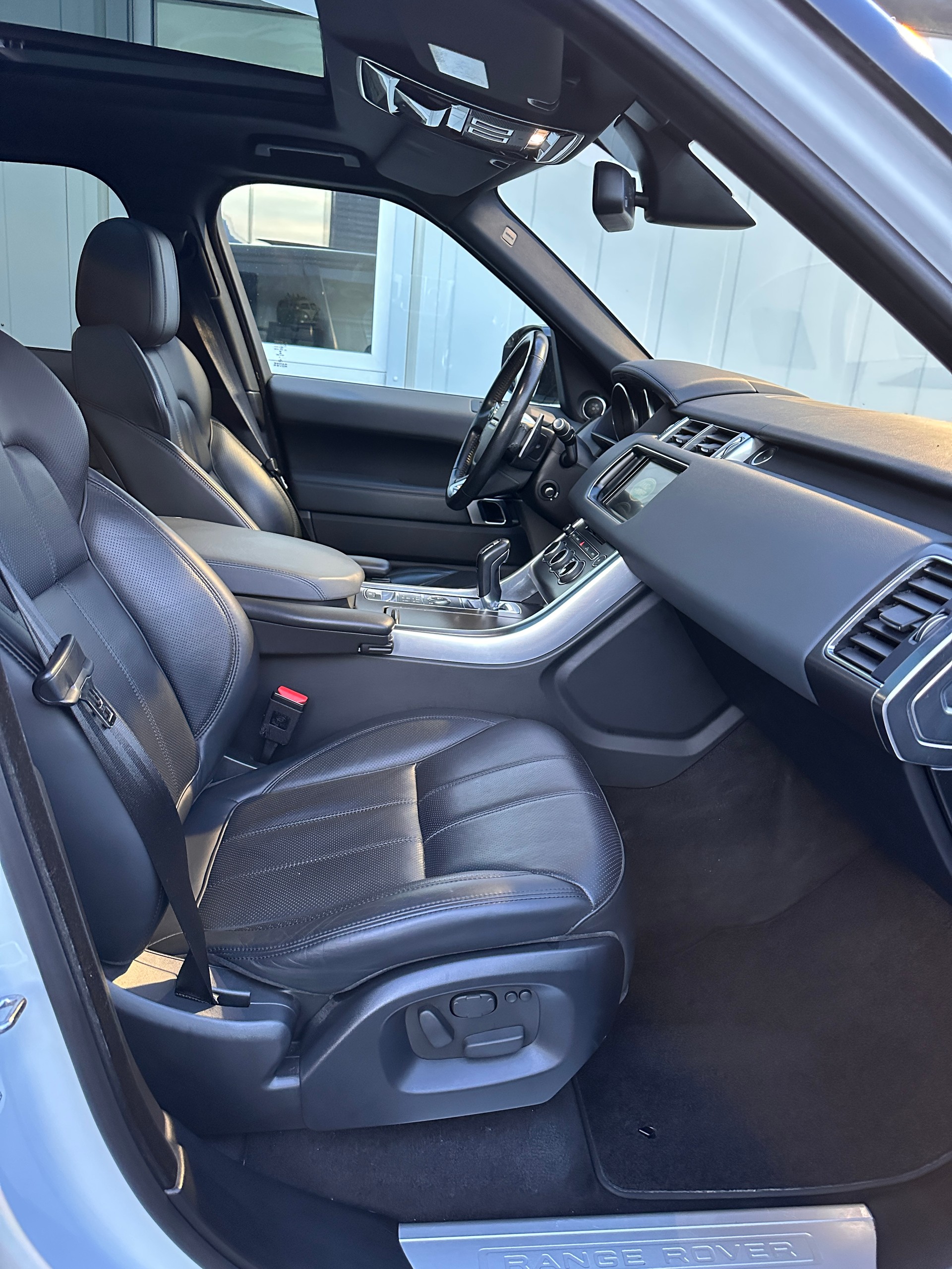 LAND ROVER Range Rover Sport 3.0 SDV6 HSE Dynamic Automatic *ZAHNRIEMEN ERSETZT*FRISCH AB MFK*22" ZOLL ALU 8 FACH*-image-17