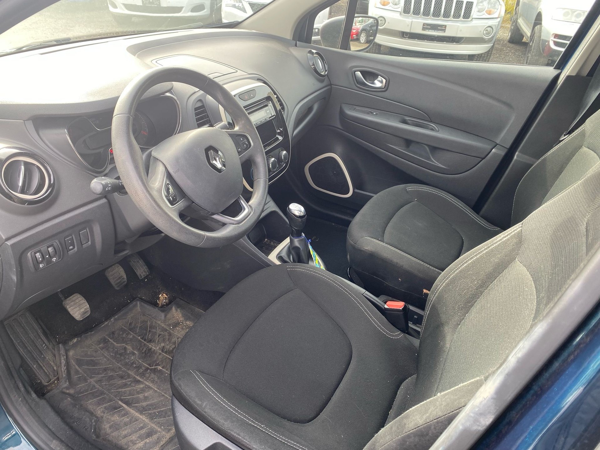 RENAULT Captur 0.9 12V Business Line-image-9