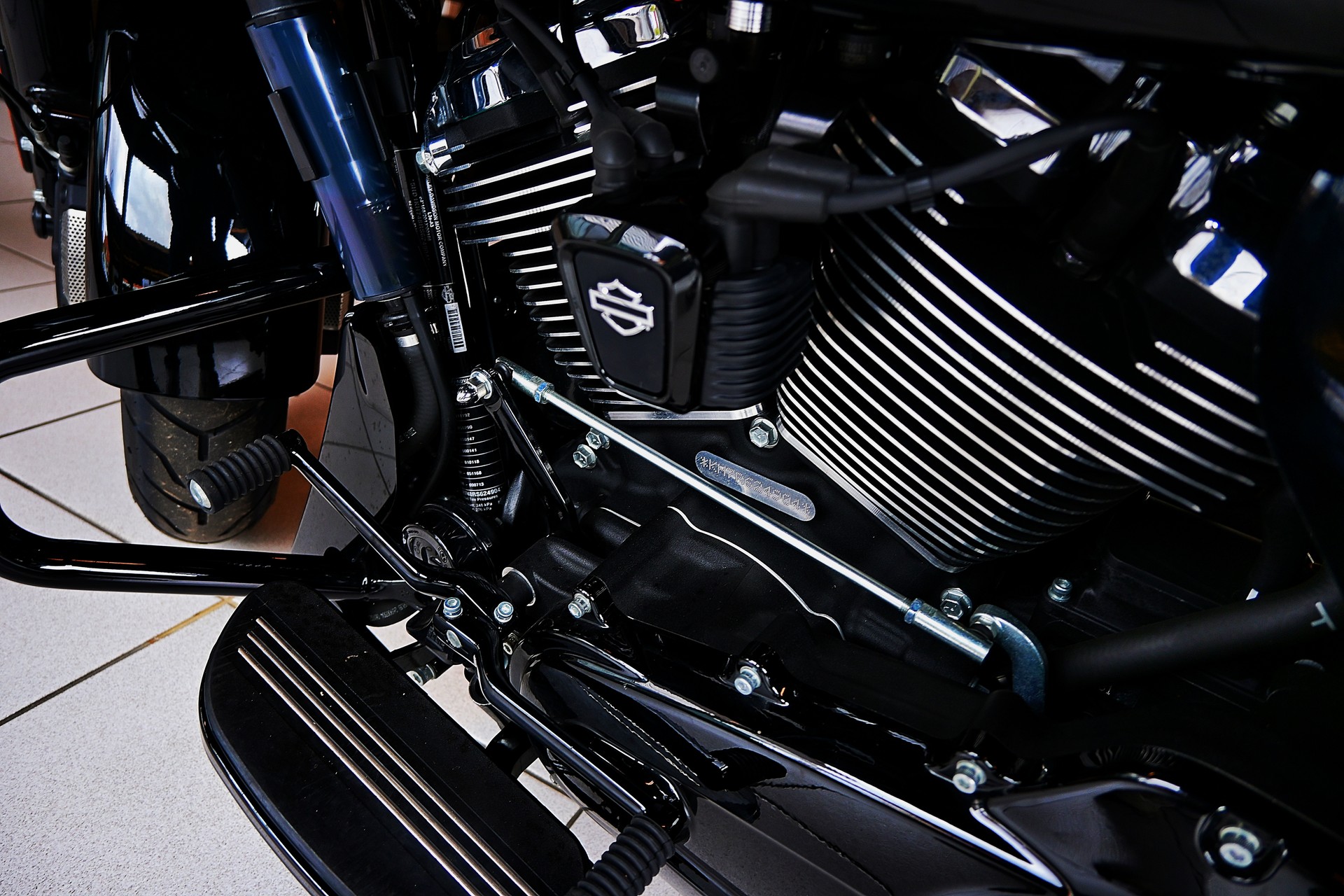 HARLEY-DAVIDSON FLTRX Road Glide Black Finish 117 **All Black**-image-12