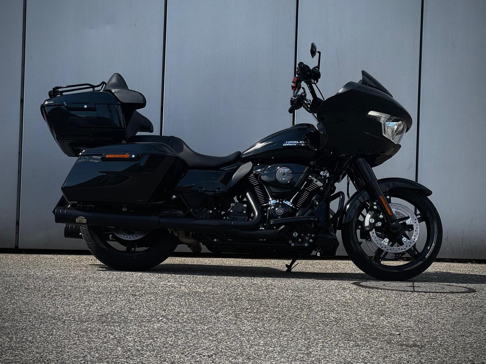 HARLEY-DAVIDSON FLTRX Road Glide Black Finish 117 **All Black**-image-0