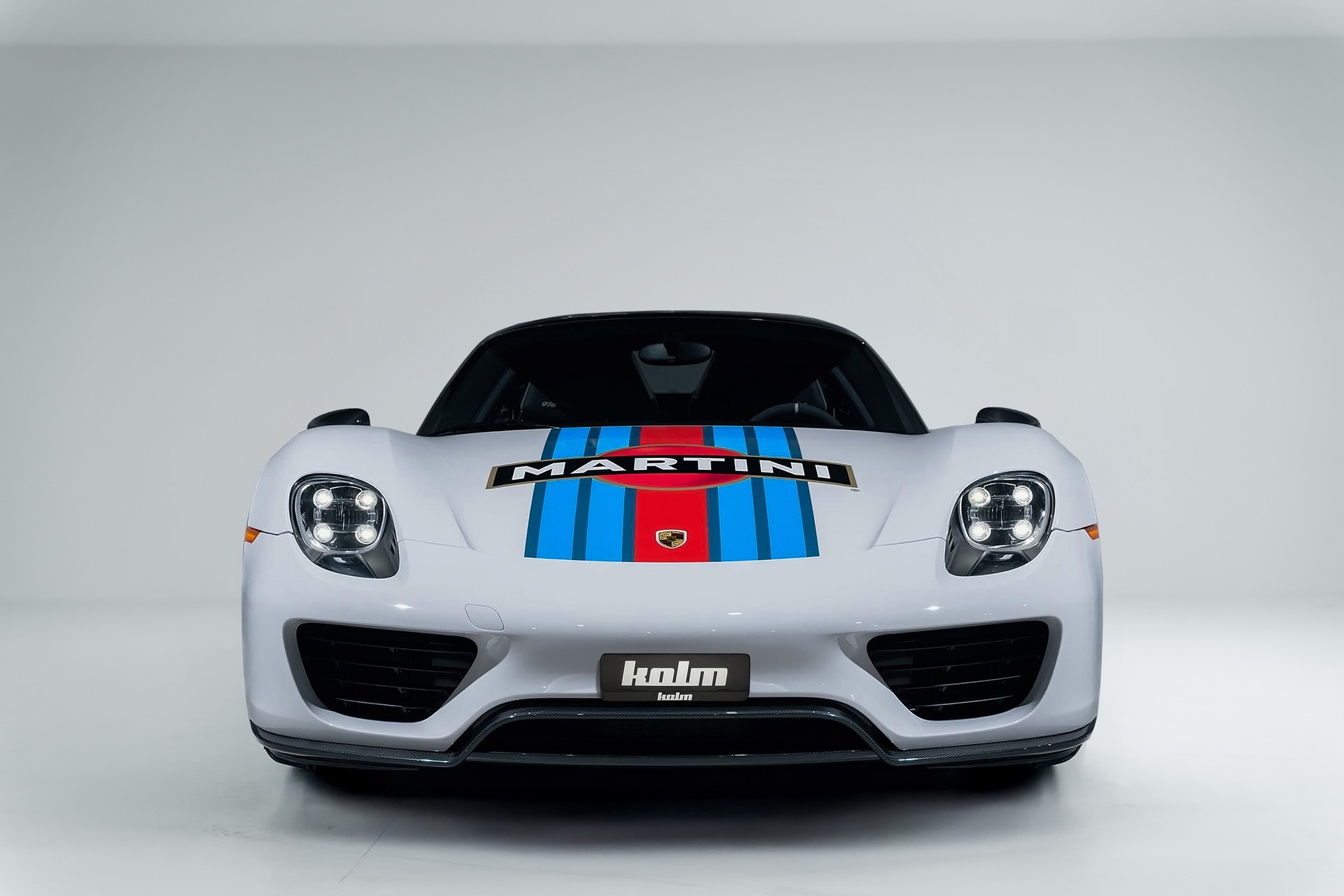PORSCHE 918-showroom-element-1