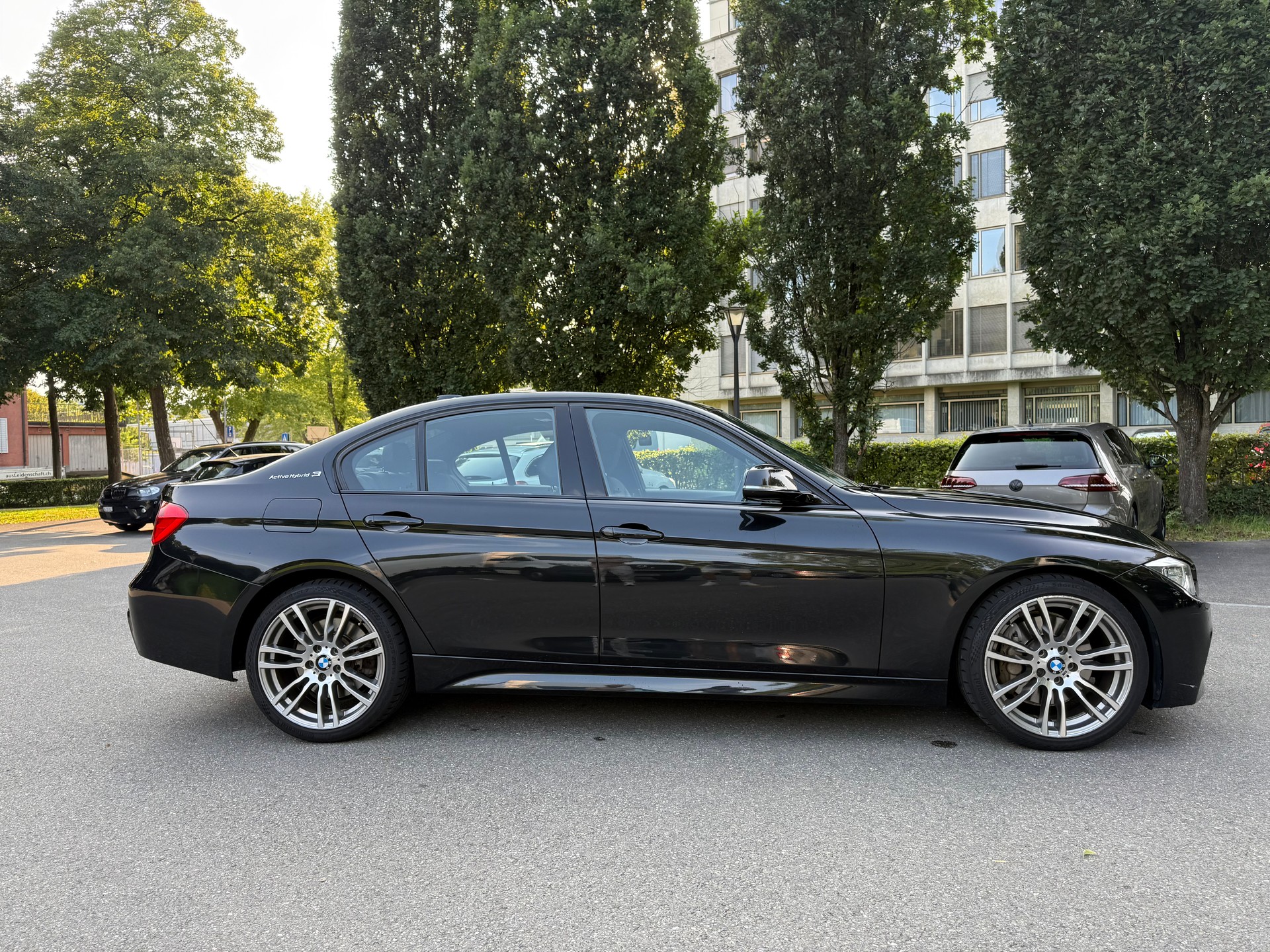 BMW ActiveHybrid 3 Sport Line Steptronic-image-3