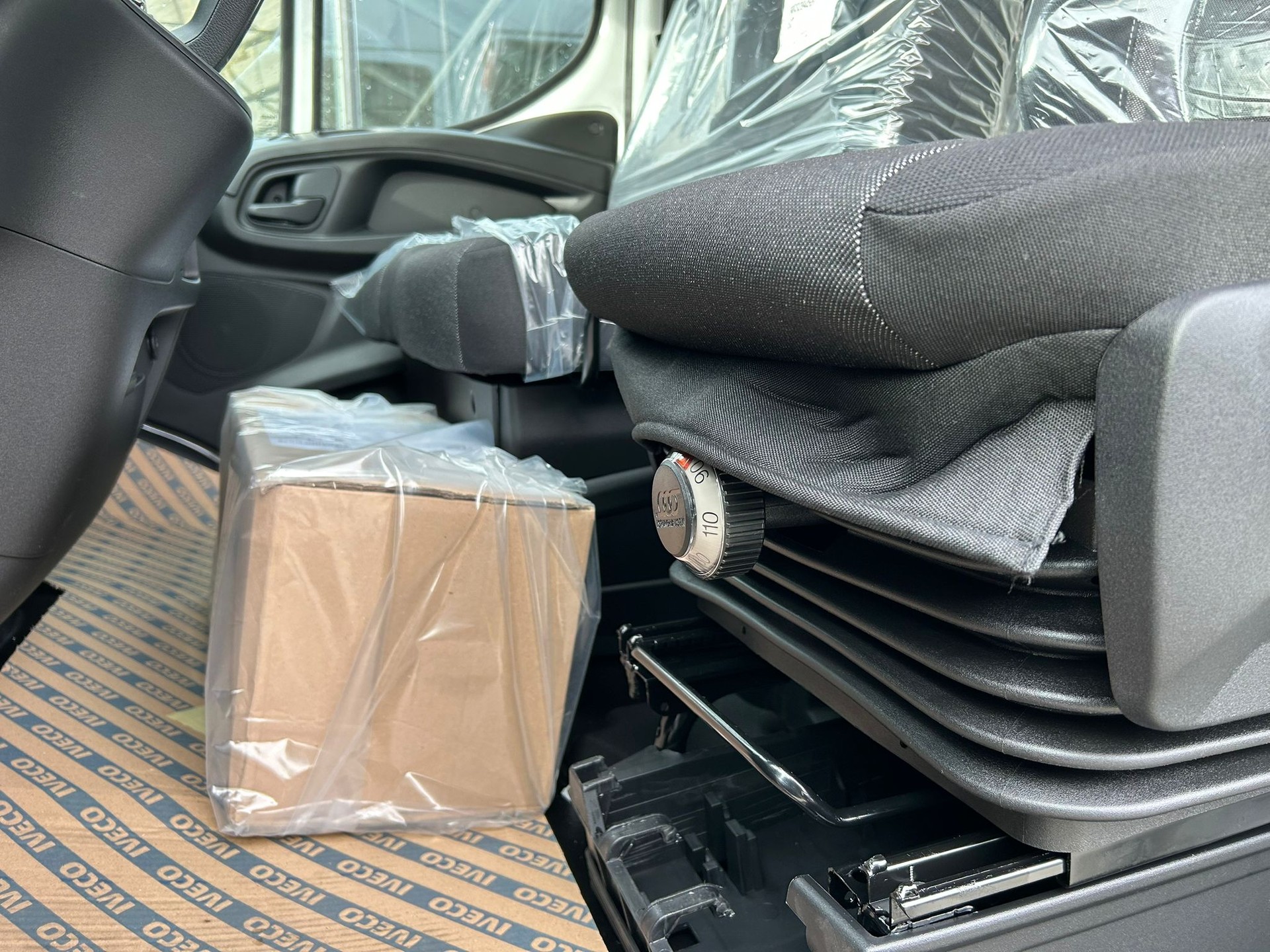 IVECO 35 S 16 A8 V 3520L H2-image-8