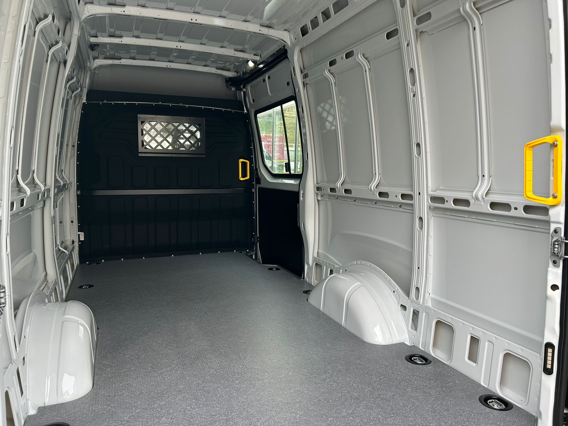 IVECO 35 S 16 A8 V 3520L H2-image-12