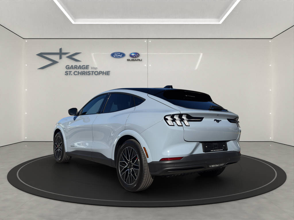 FORD Mustang Mach-E Premium AWD Extd Range 0.99% Leasing-showroom-element-2
