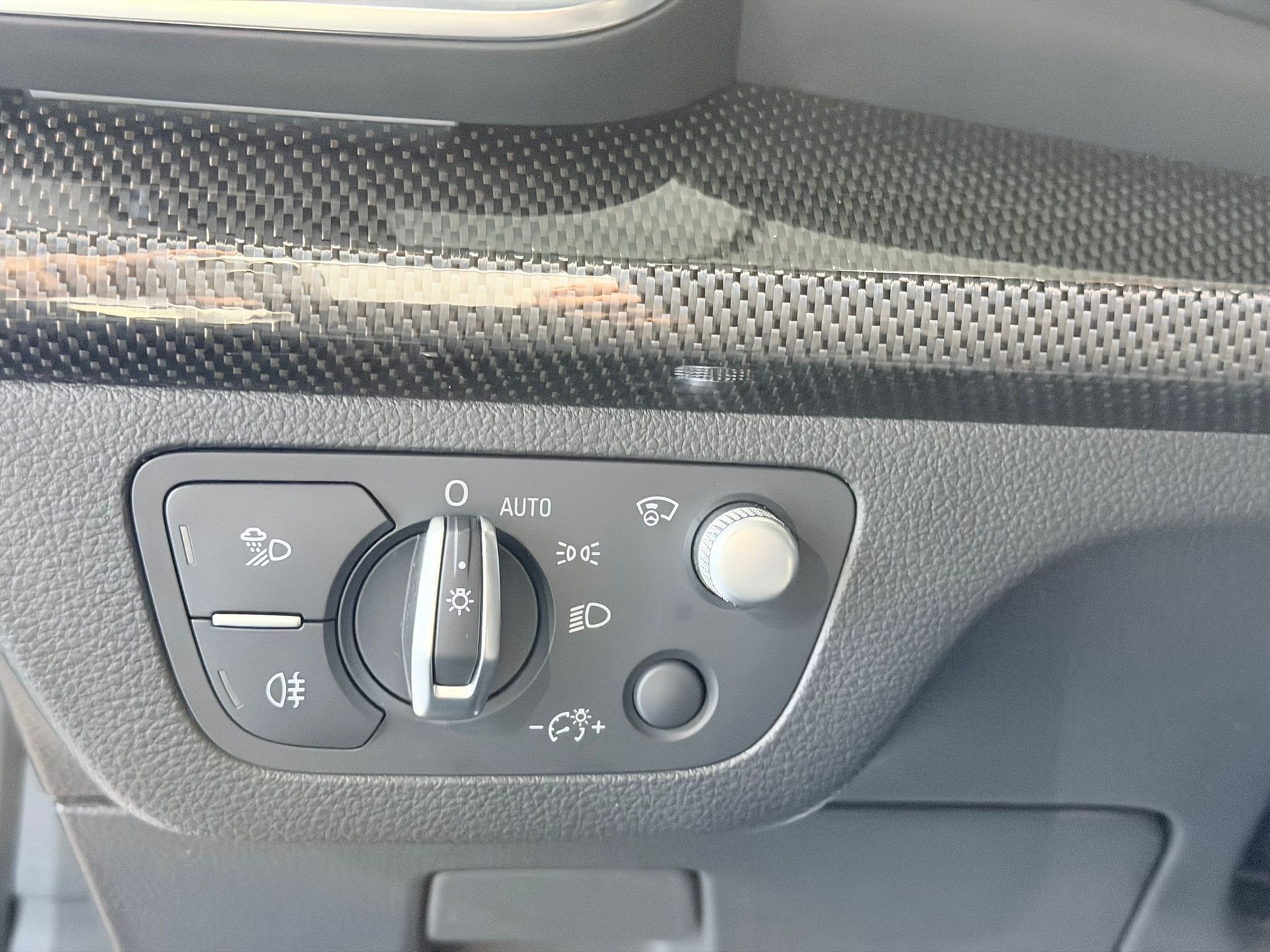 AUDI SQ5 TDI quattro tiptronic-image-11
