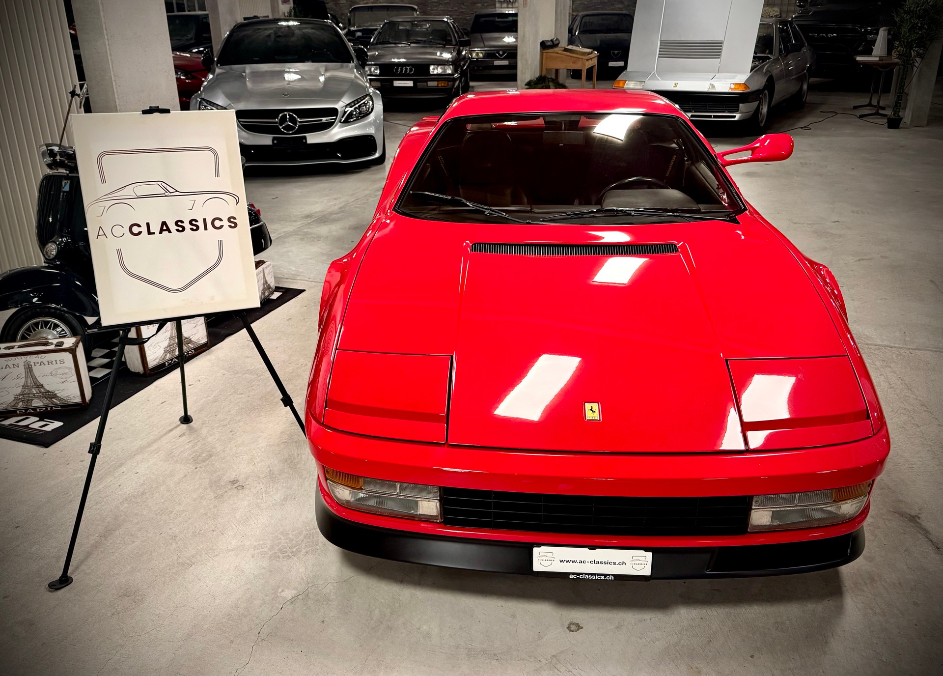 FERRARI Monospecchio-showroom-element-2