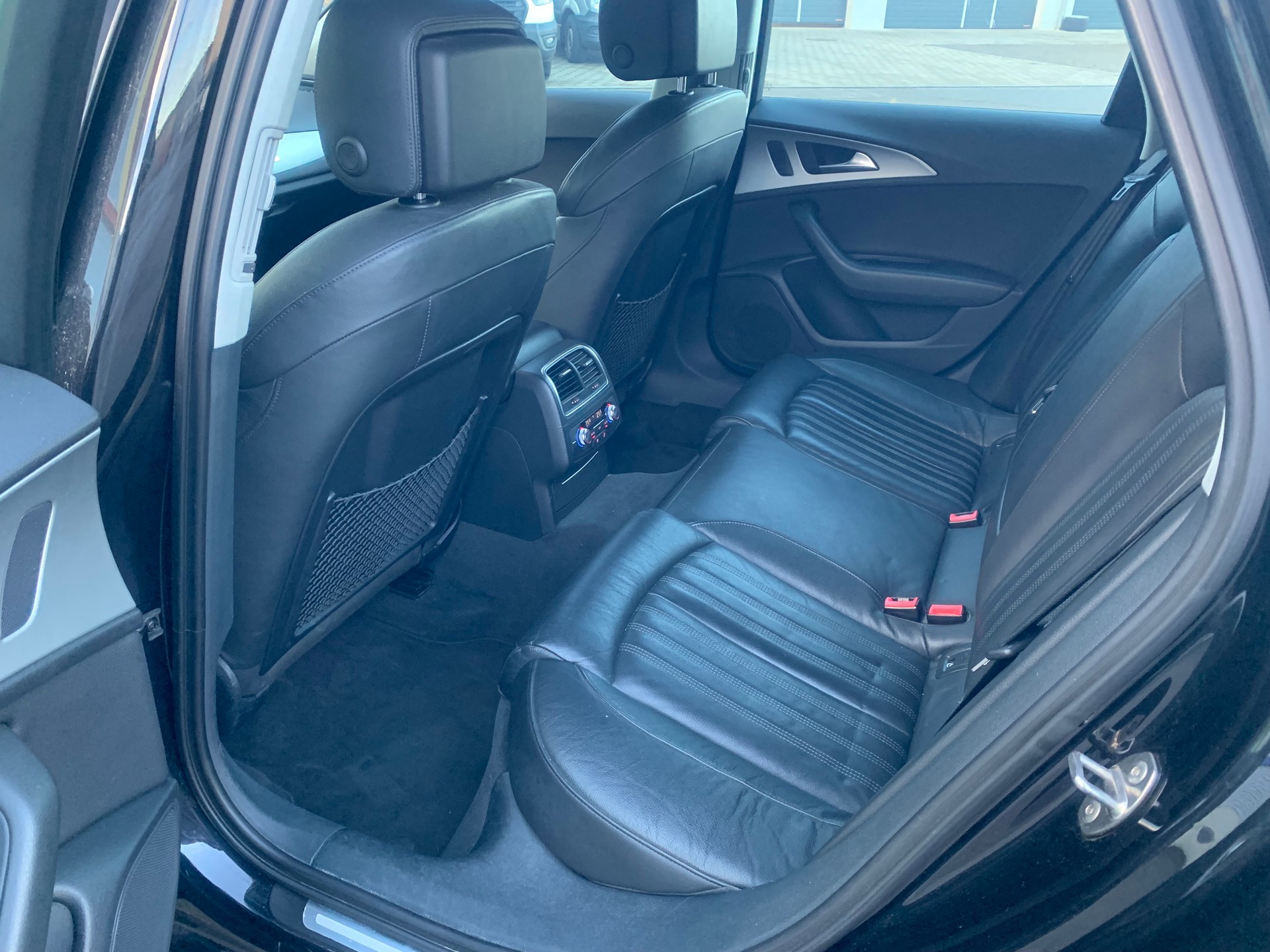 AUDI A6 Avant 3.0 TDI V6 quattro S-tronic-image-9