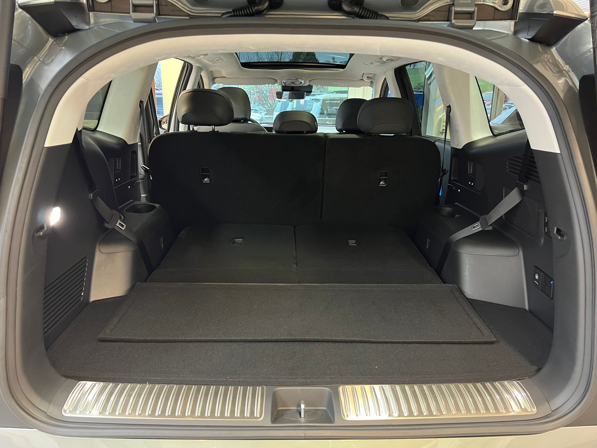 HYUNDAI Ioniq 9 110kWh Vertex Caligraphy 4WD-image-6