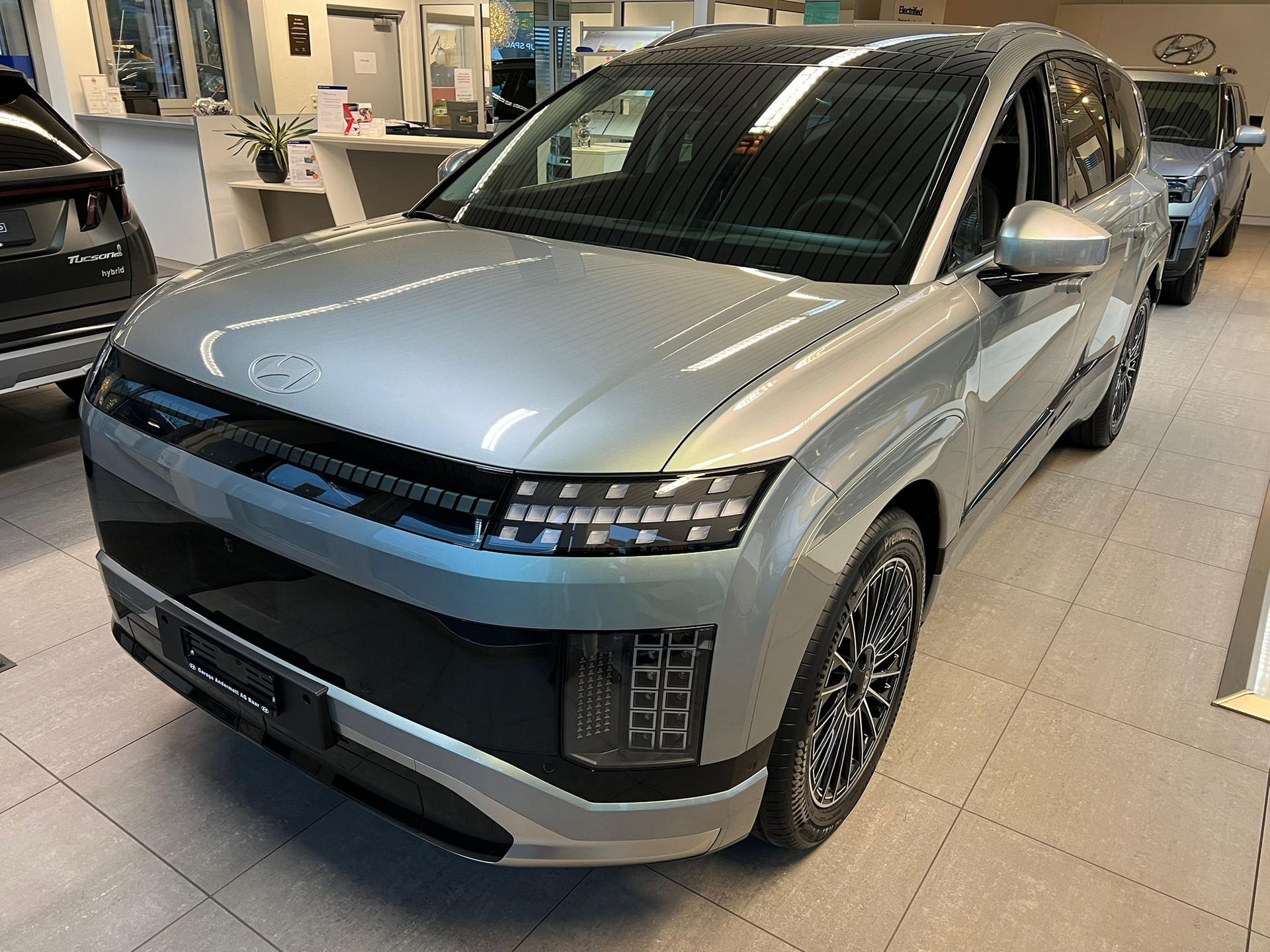 HYUNDAI Ioniq 9 110kWh Vertex Caligraphy 4WD-showroom-element-2